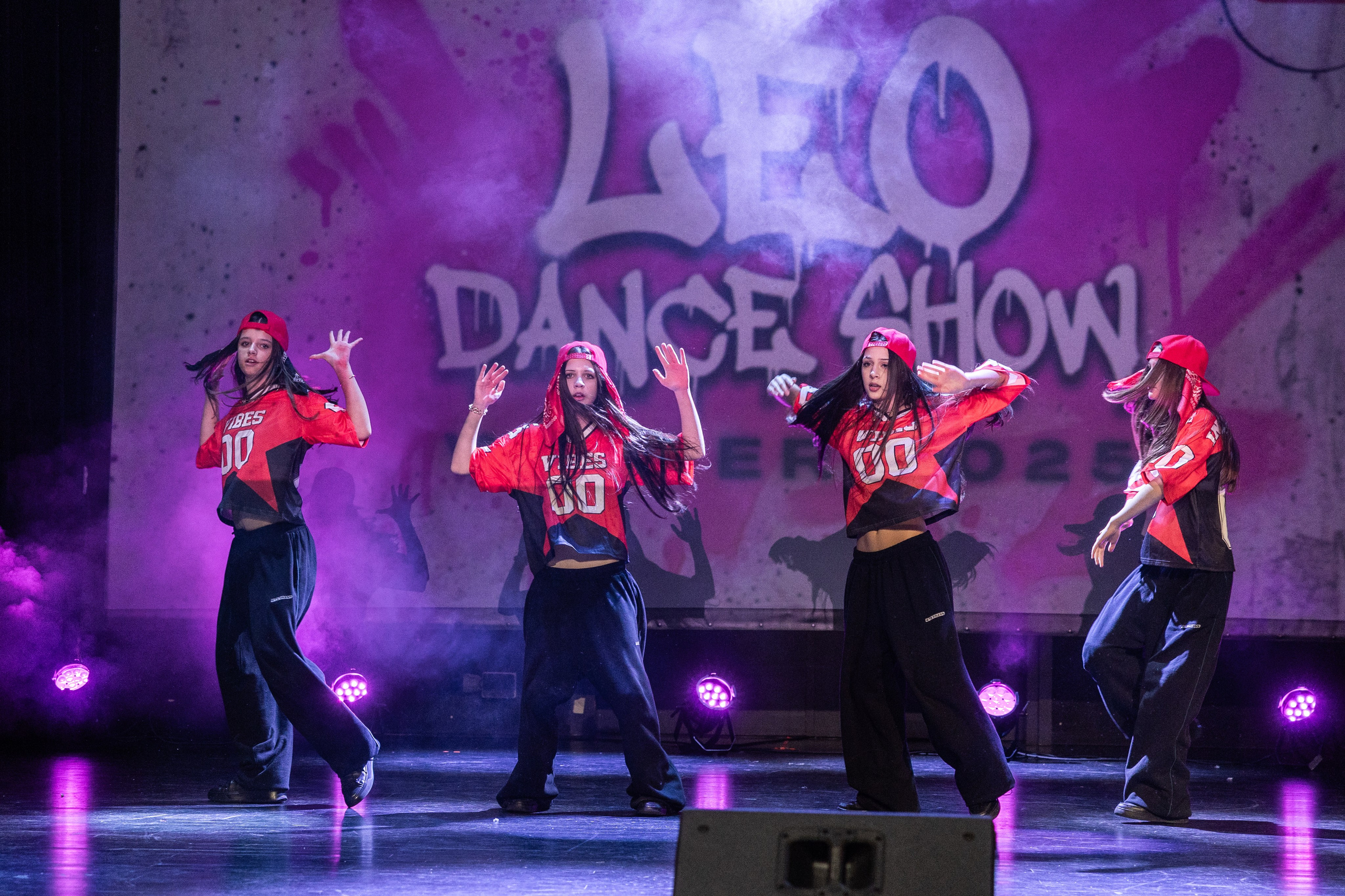 LEO DANCE SHOW WINTER 2025. Семейный и детский фотограф в Варшаве Мила Бобровская