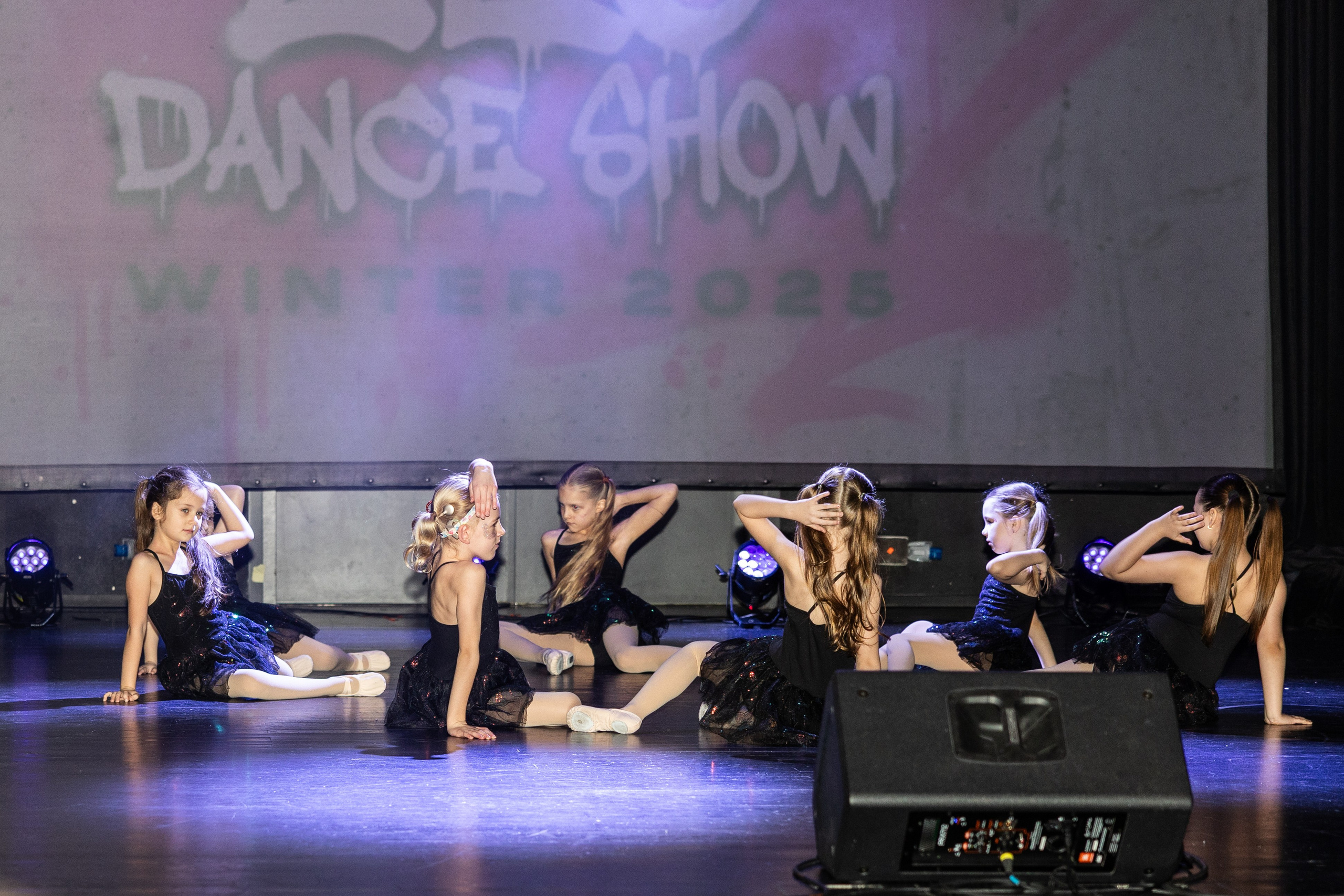 LEO DANCE SHOW WINTER 2025. Семейный и детский фотограф в Варшаве Мила Бобровская