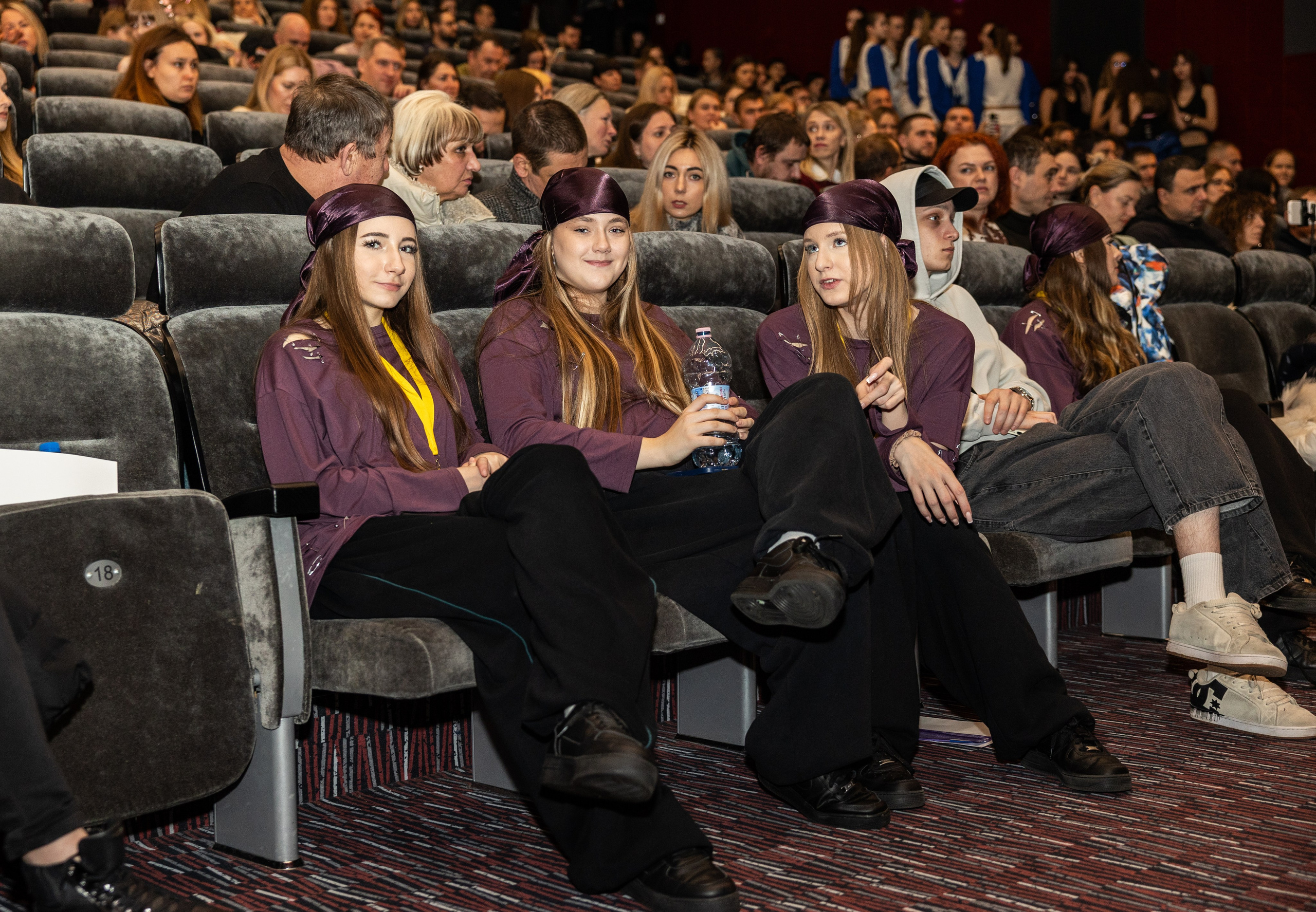 LEO DANCE SHOW WINTER 2025. Семейный и детский фотограф в Варшаве Мила Бобровская