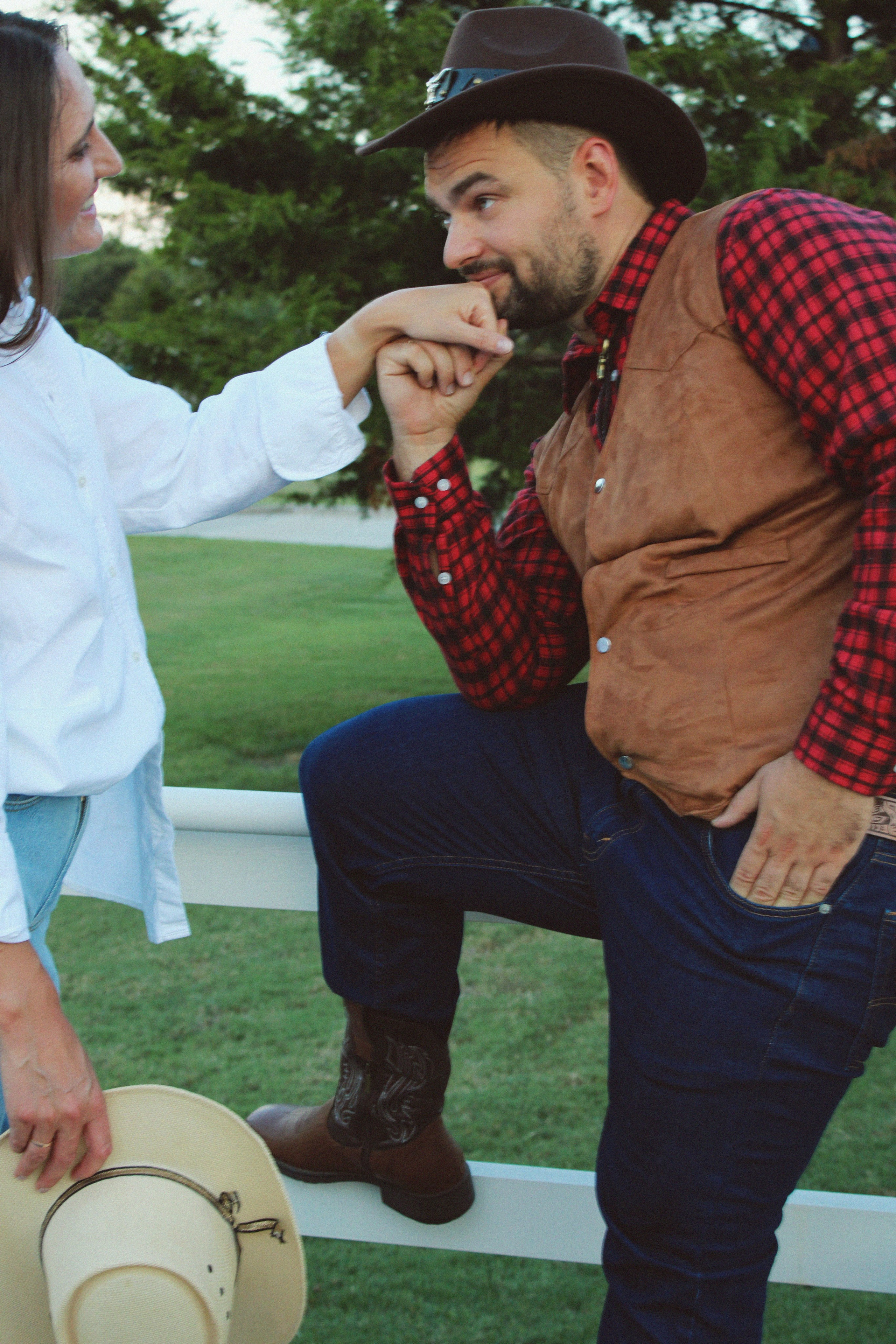 Texas Countryside Family Photoshoot in Cowboy Style. Lana Petrychenko — Portrait & Family Photographer. Valencia, Spain