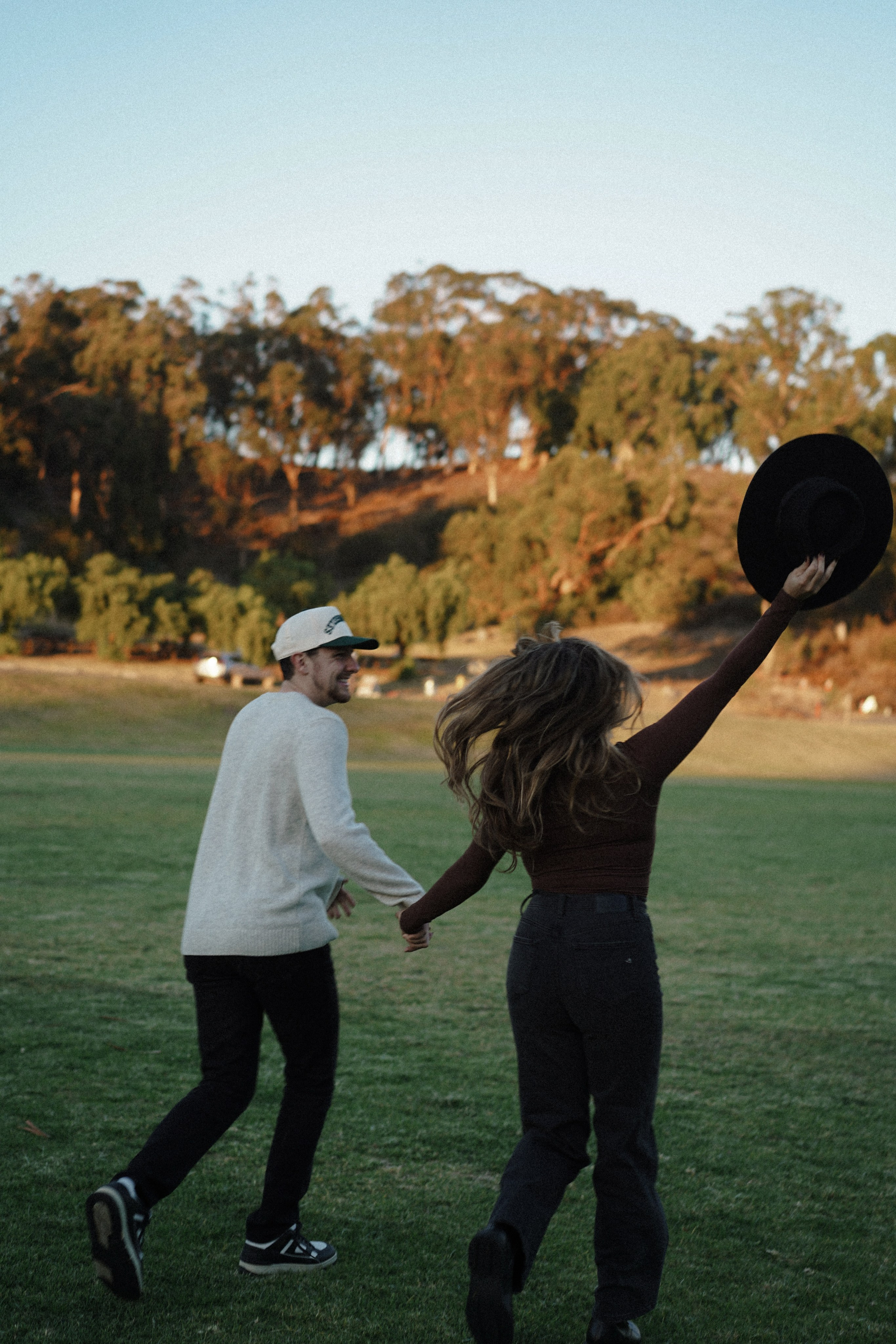 Love story photoshoot. Engagement photoshoot. Couple photoshoot. Malibu. Family photoshoot, Get away photoshoot in California. Beautiful love story photoshoot.