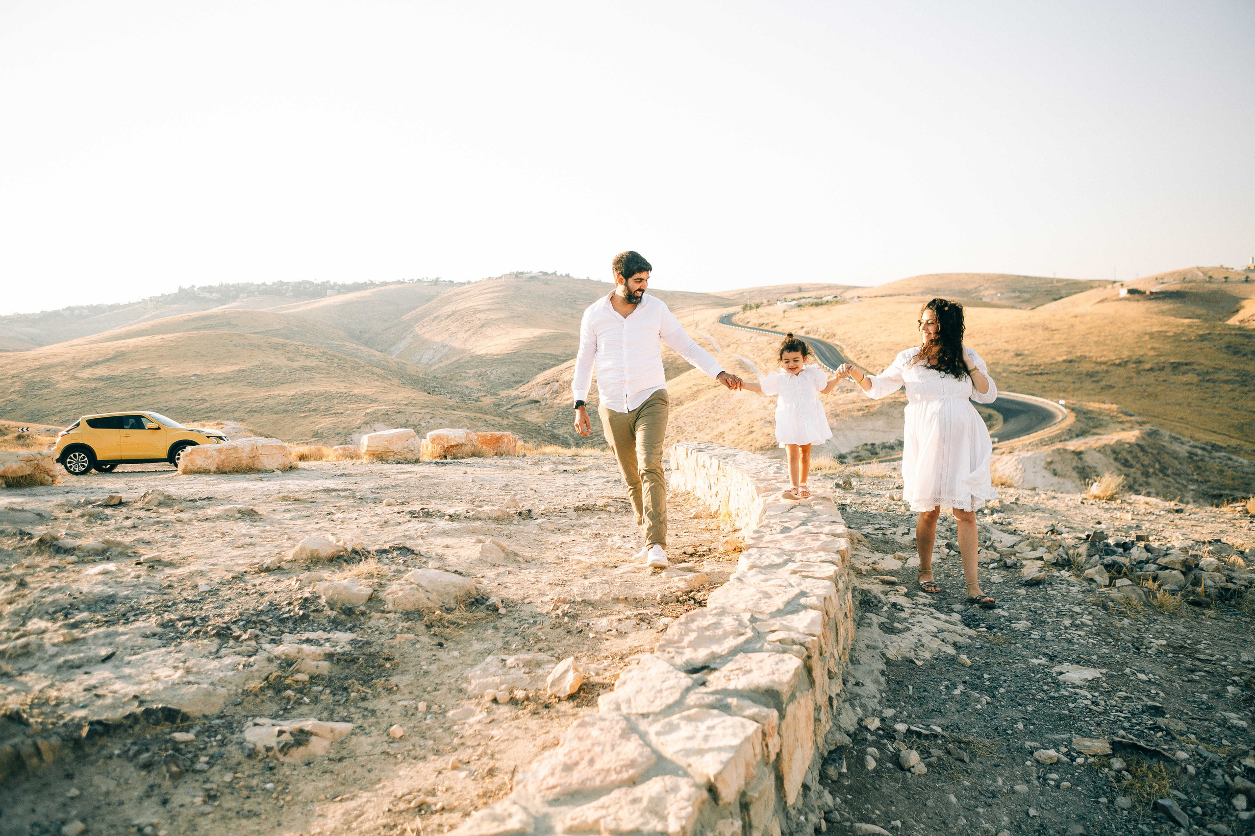 PREGNANT PHOTOSESSION IN THE DESERT. PHOTOGRAPHER IN ISRAEL