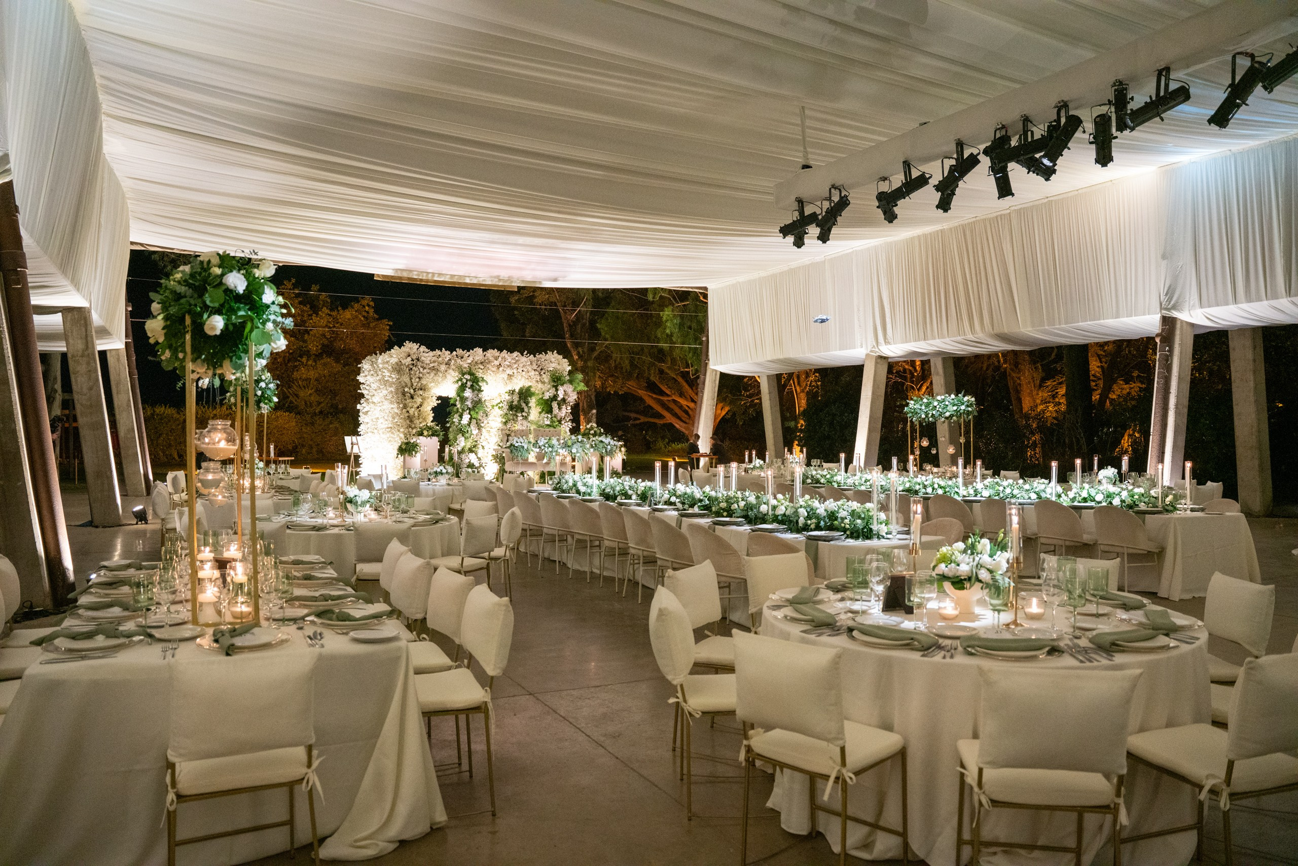 Daniel & Jannet. Elopement & Lifestyle Wedding Photographer