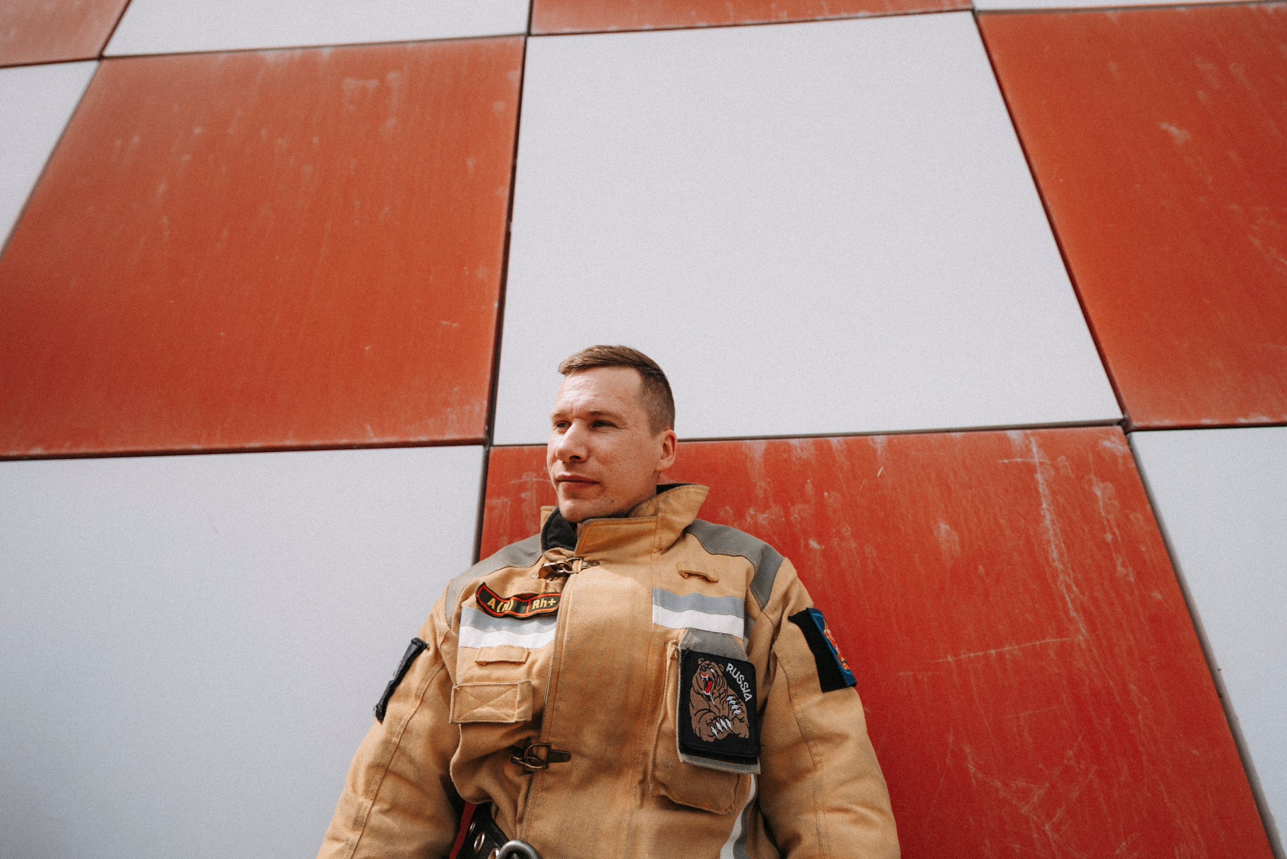 2025. Стрит-фотография, полная абсурда, идиотизма и красоты