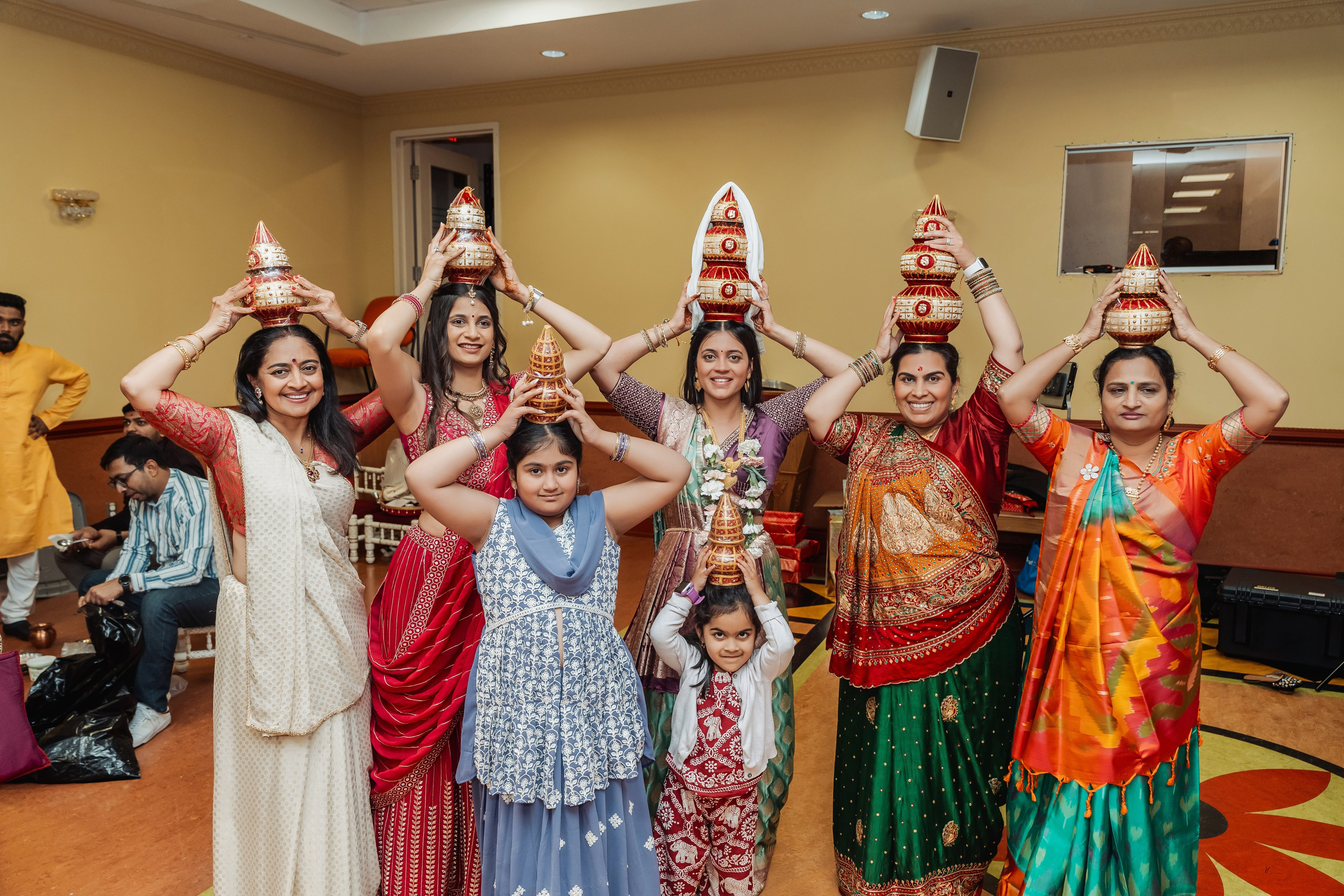 Darshil & Shailja. Wedding Photographer & Cinematographer studios