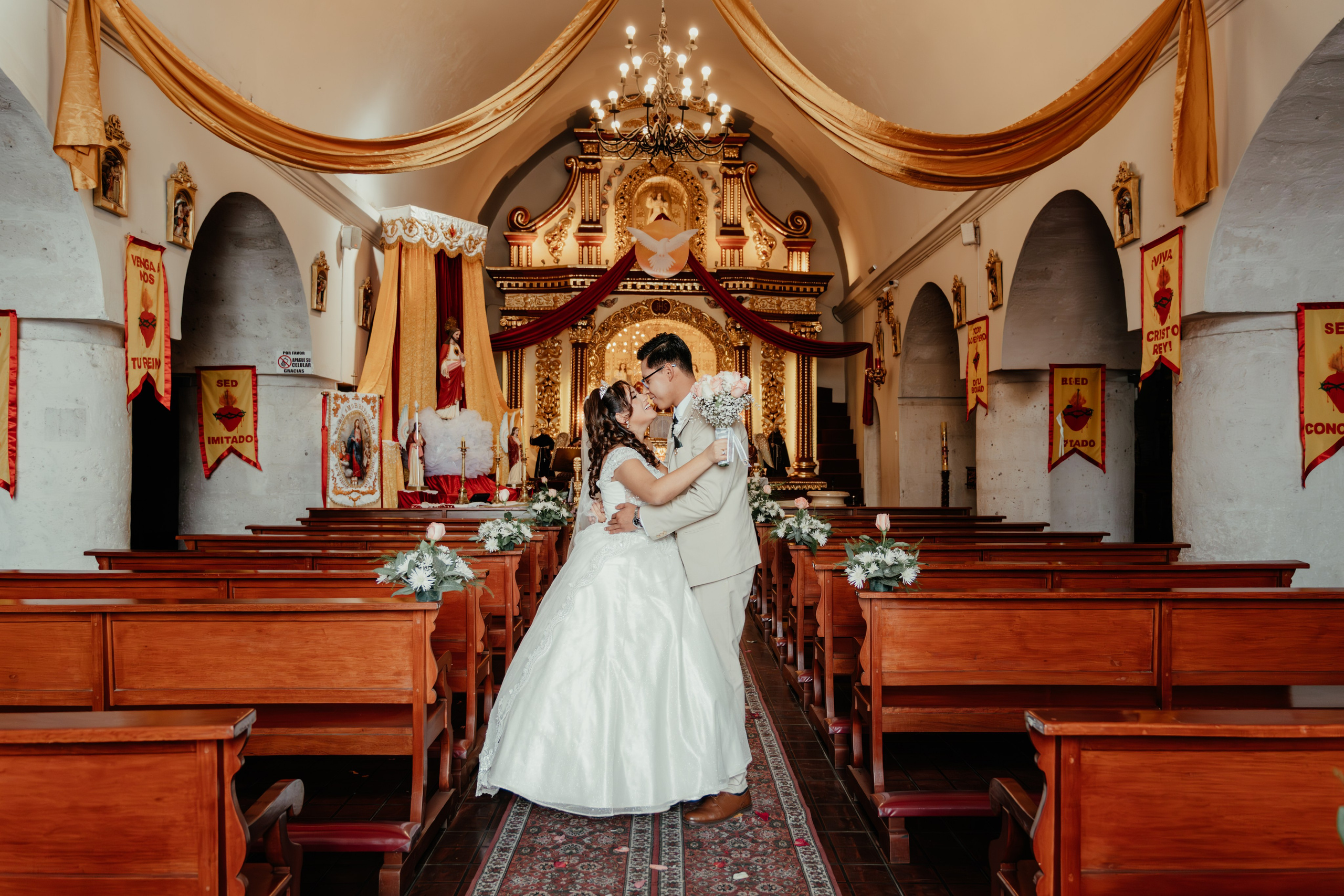 ANGIE + MANUEL BODA RELIGIOSA. Studio KVTA | Fotografía y Video de Bodas en Arequipa