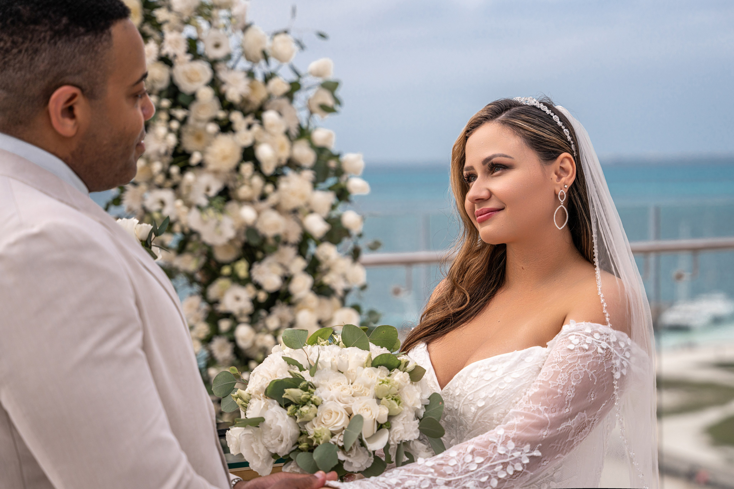 Candid wedding ceremony photo by Mexico wedding photographer
