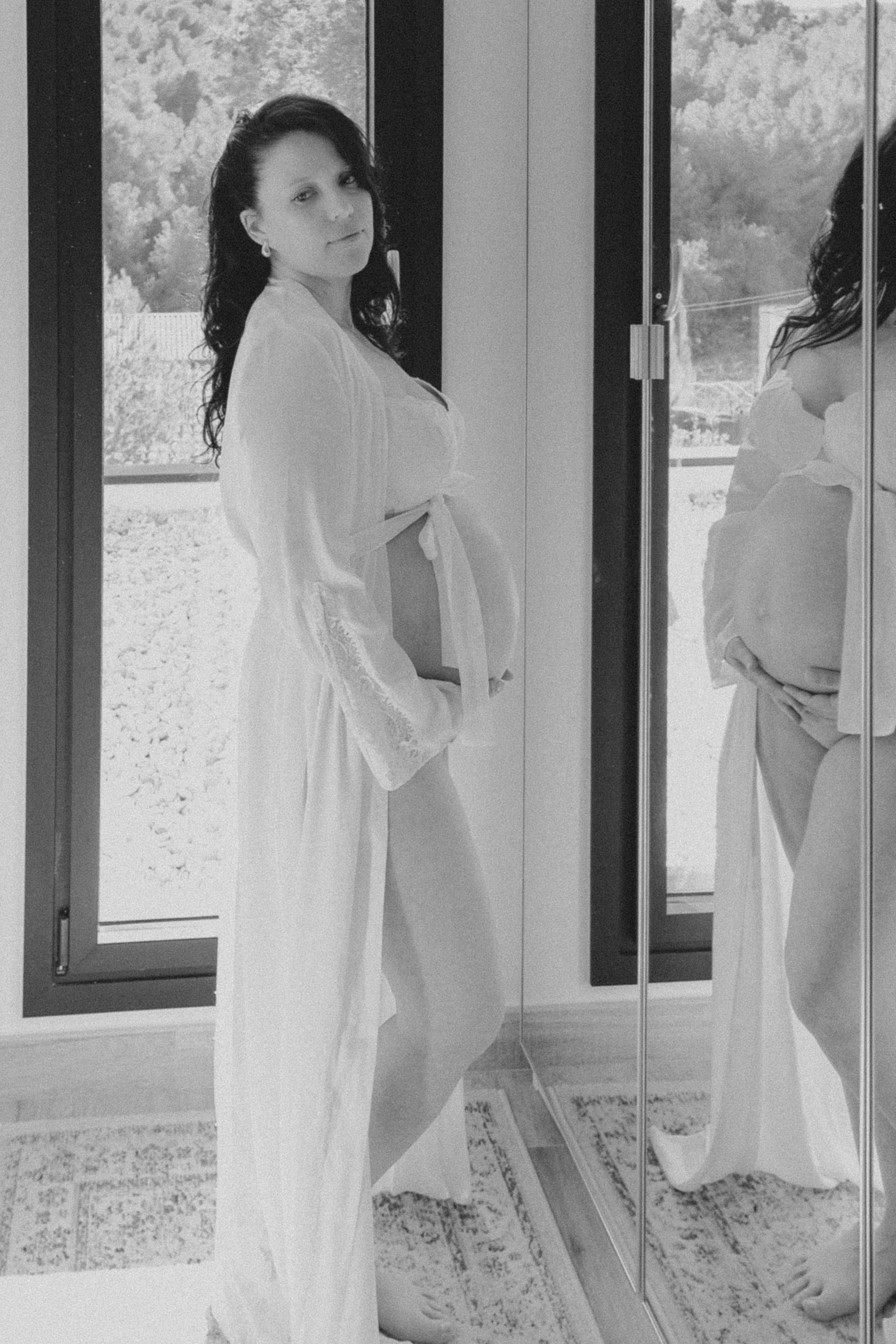 Sesión familiar embarazo. Fotografía profesional en Calafell - Elena Medvedeva