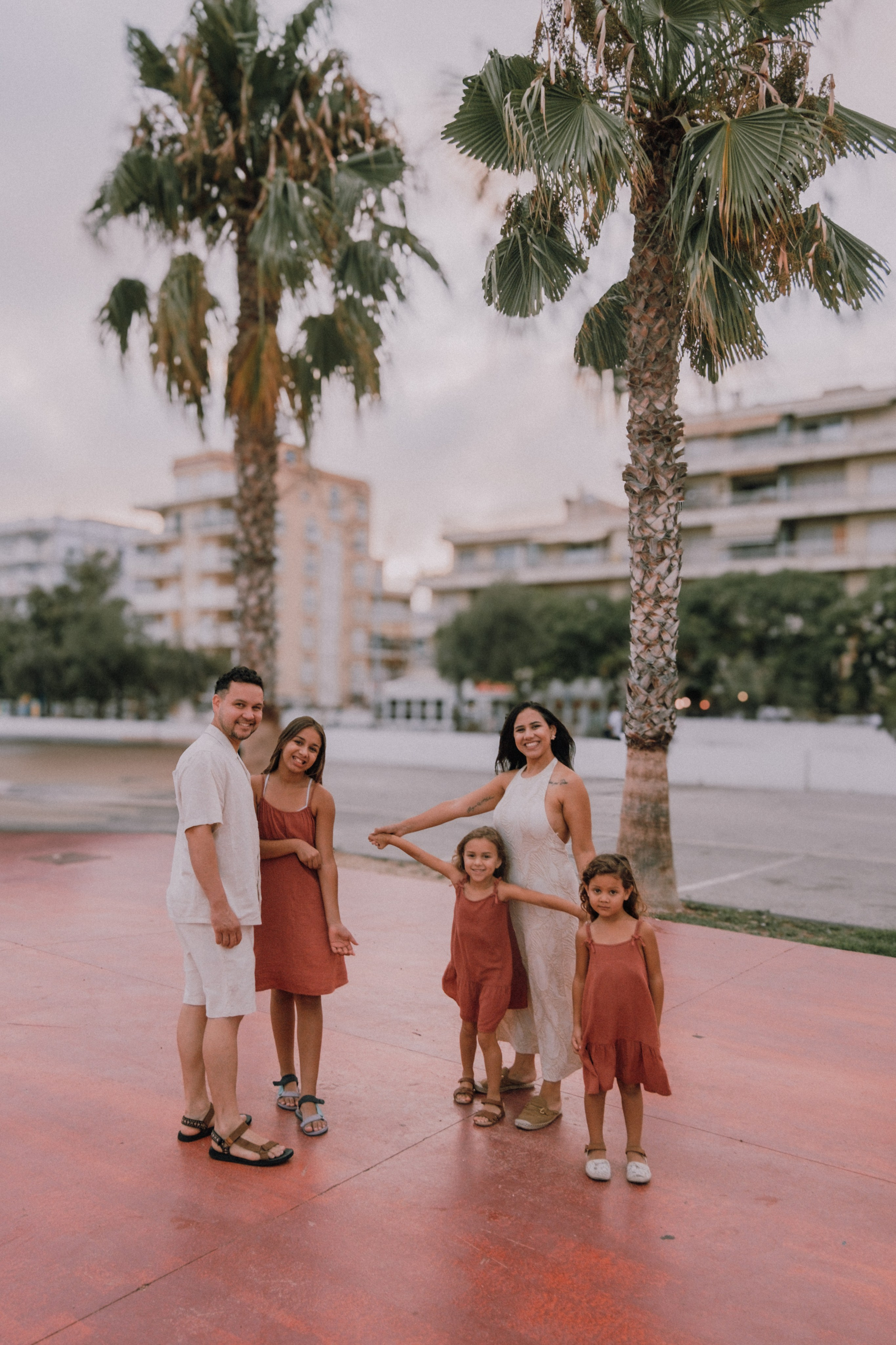 Семейная фотосессия на пляже. Профессиональная фотосъемка в Калафелле — Елена Медведева