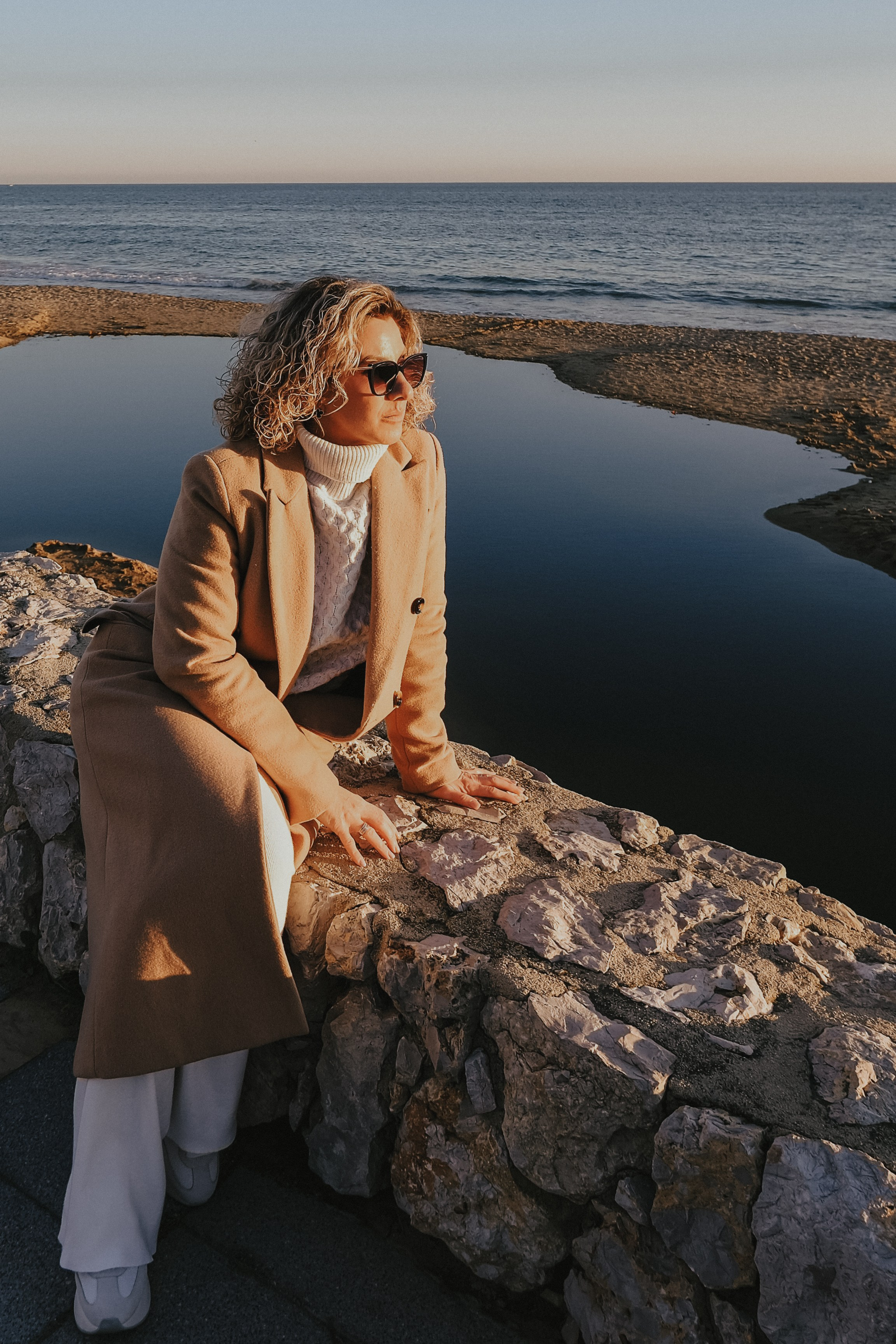 Sesión de pareja en la playa. Fotografía profesional en Calafell - Elena Medvedeva