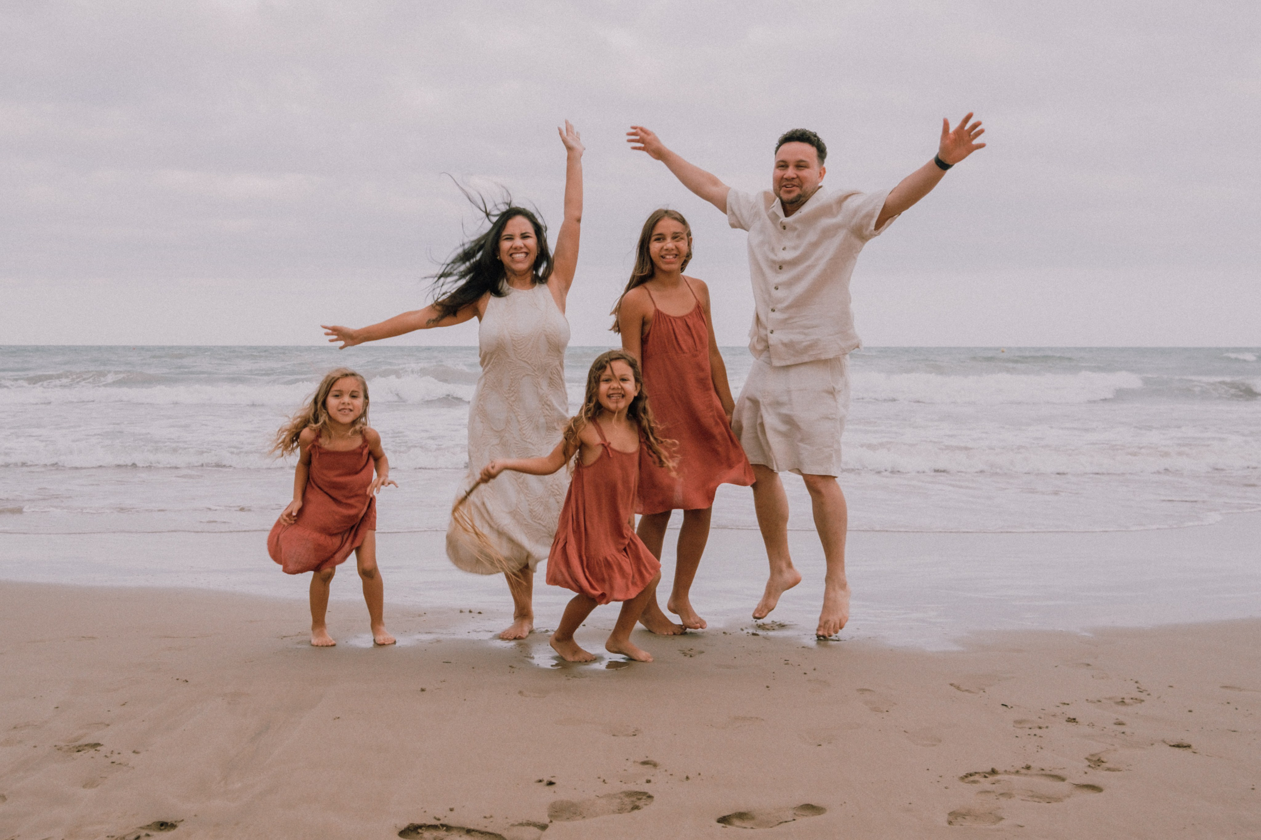 Семейная фотосессия на пляже. Профессиональная фотосъемка в Калафелле — Елена Медведева