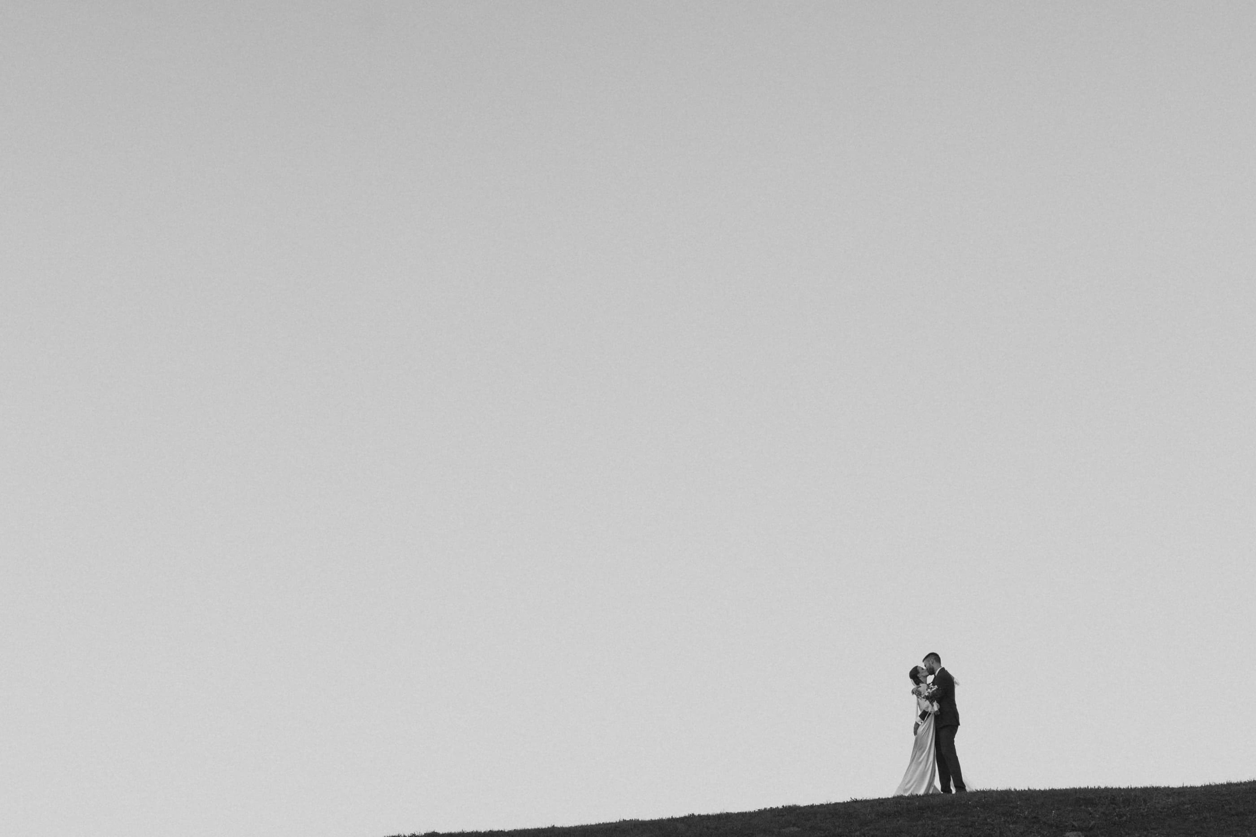 Kristīne & Artis: Romantisks kāzu stāsts Bauskas apkaimē. Fotogrāfs kāzām, ģimenēm un dažādiem pasākumiem