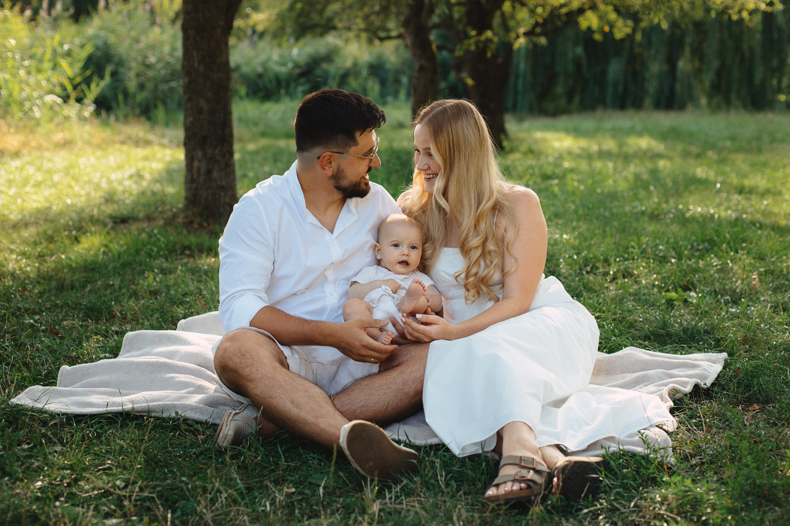 Pełna emocji fotografia sesja rodzinna i love story par zakochanych lifestyle | Natalia Malinowska Fotografia | Augustów Warszawa. Natalia Malinowska Fotografia | Fotograf ślubny i rodzinny Augustów Warszawa