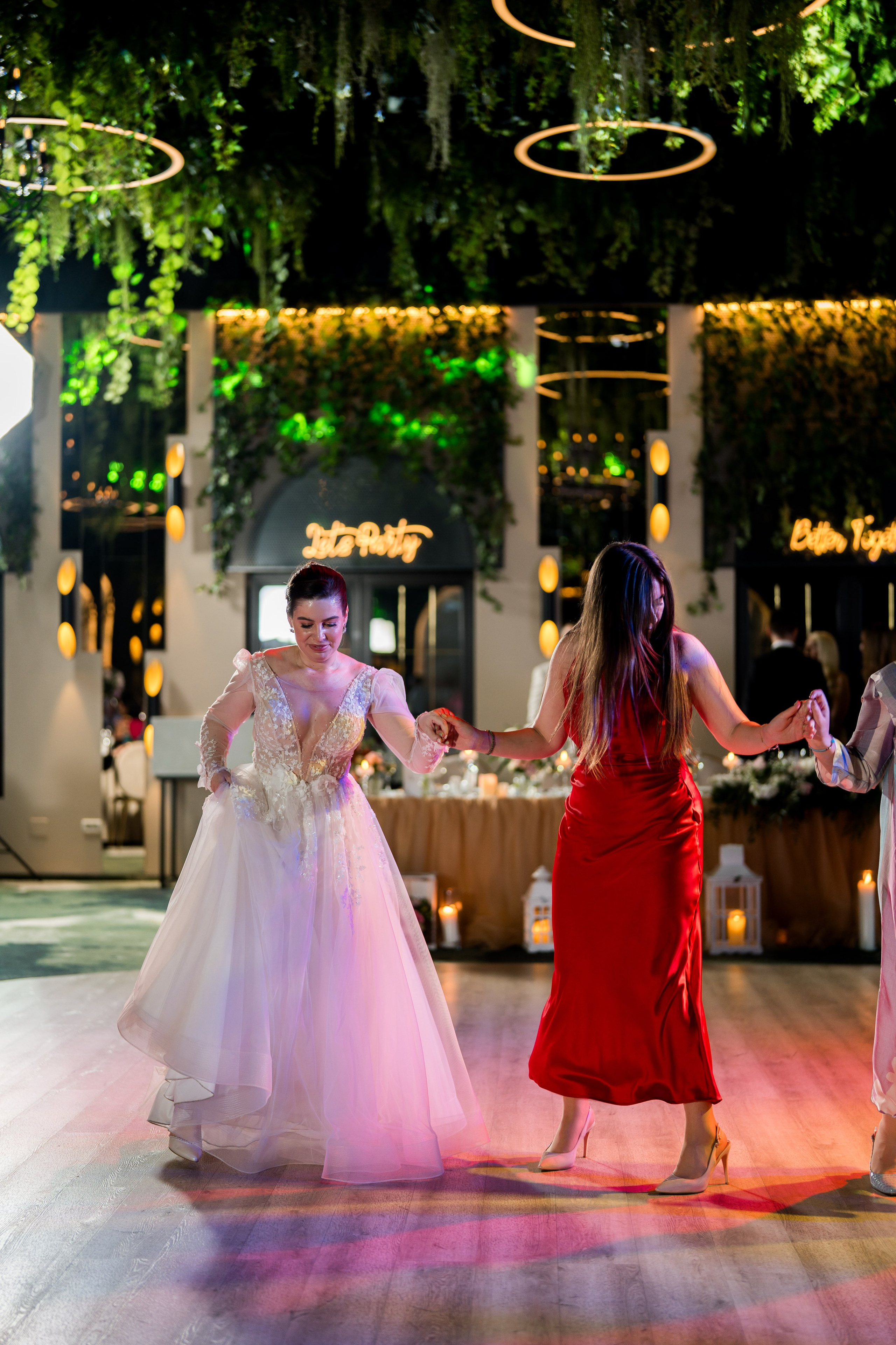 PARTY. Gabriel Florea — Fotograf nuntă București