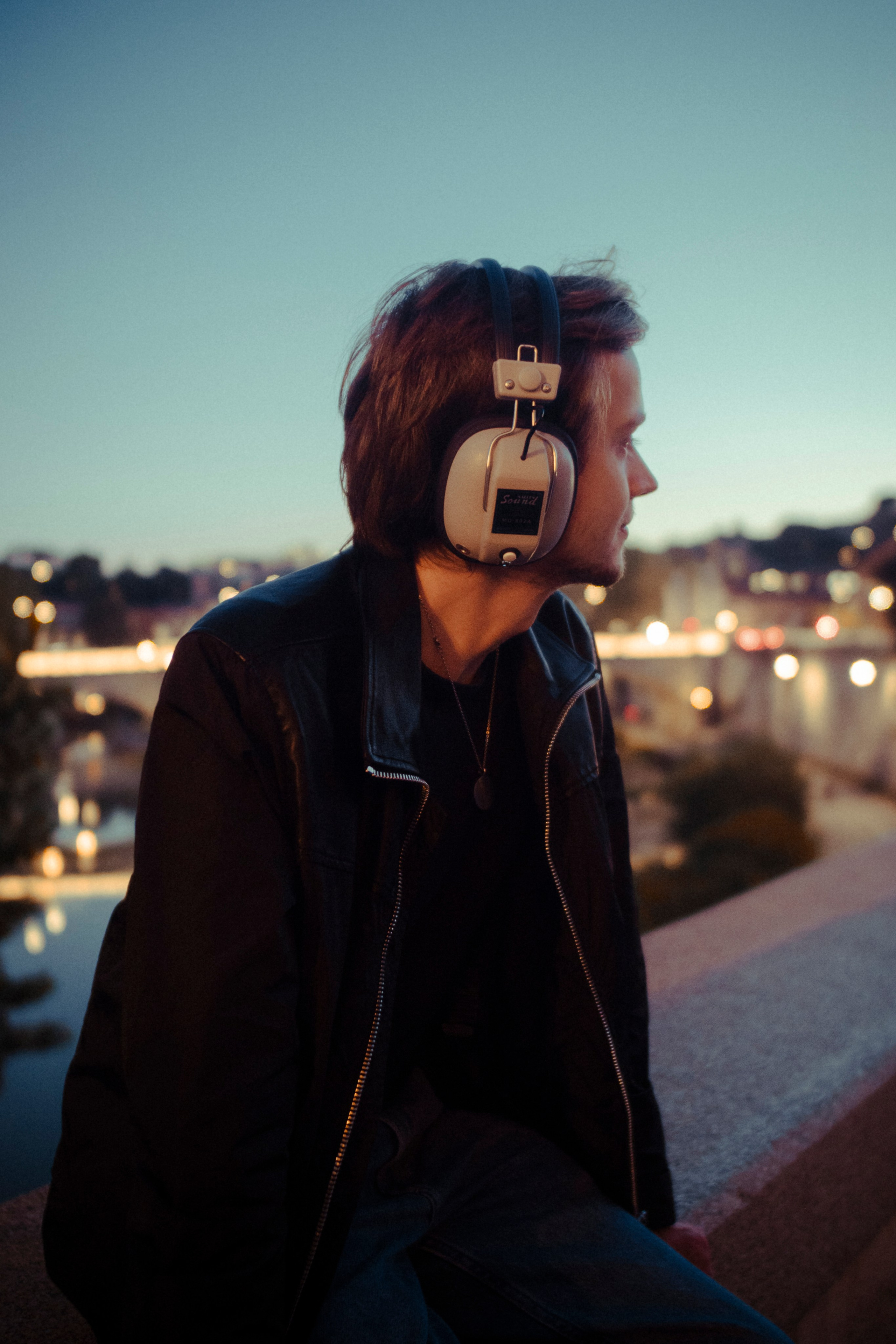 Retro Cuffie. Federico Anglano