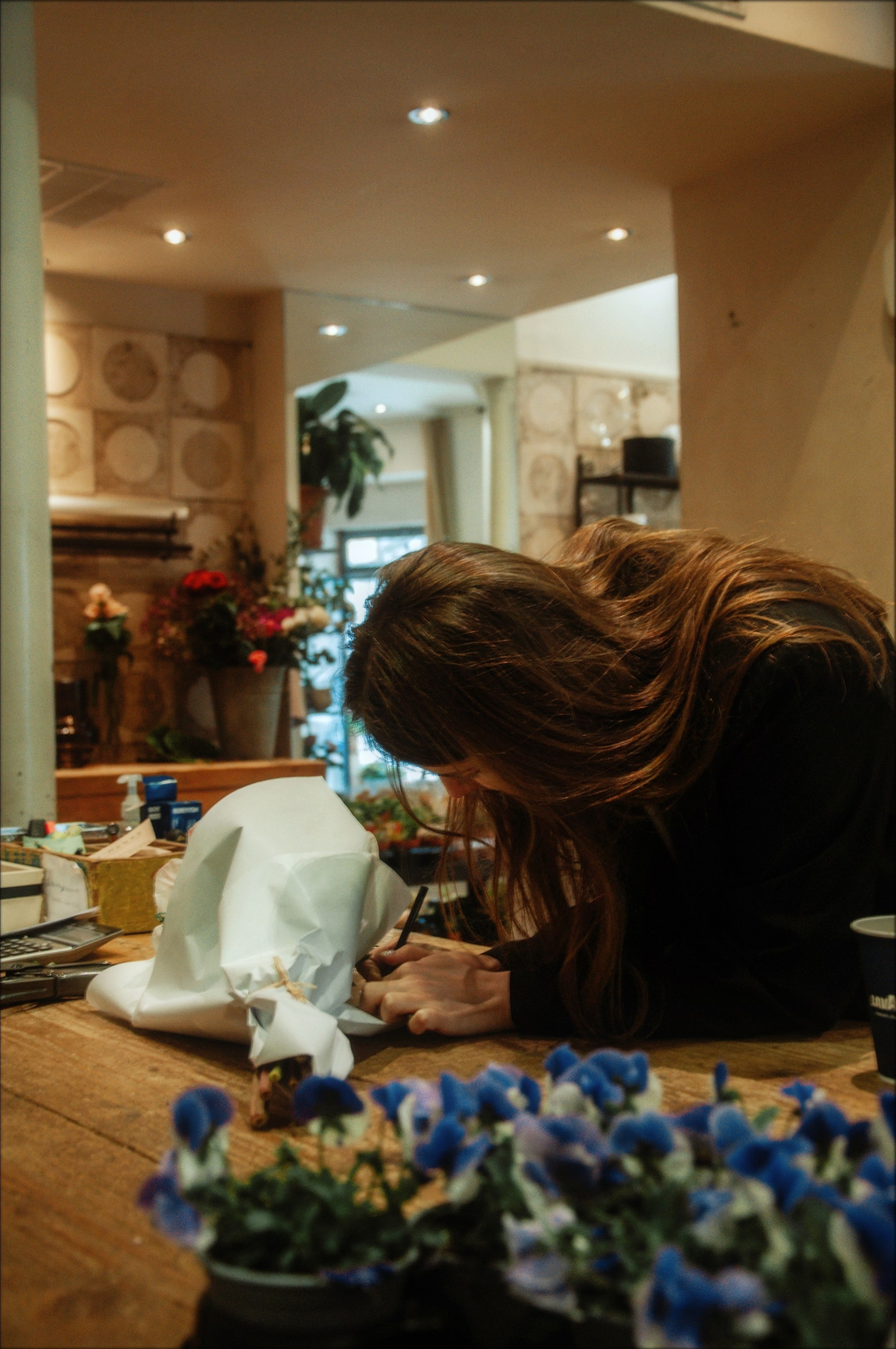 Фотосессия подруг у Эйфелевой башни. Фотограф в Париже Полина Осипова