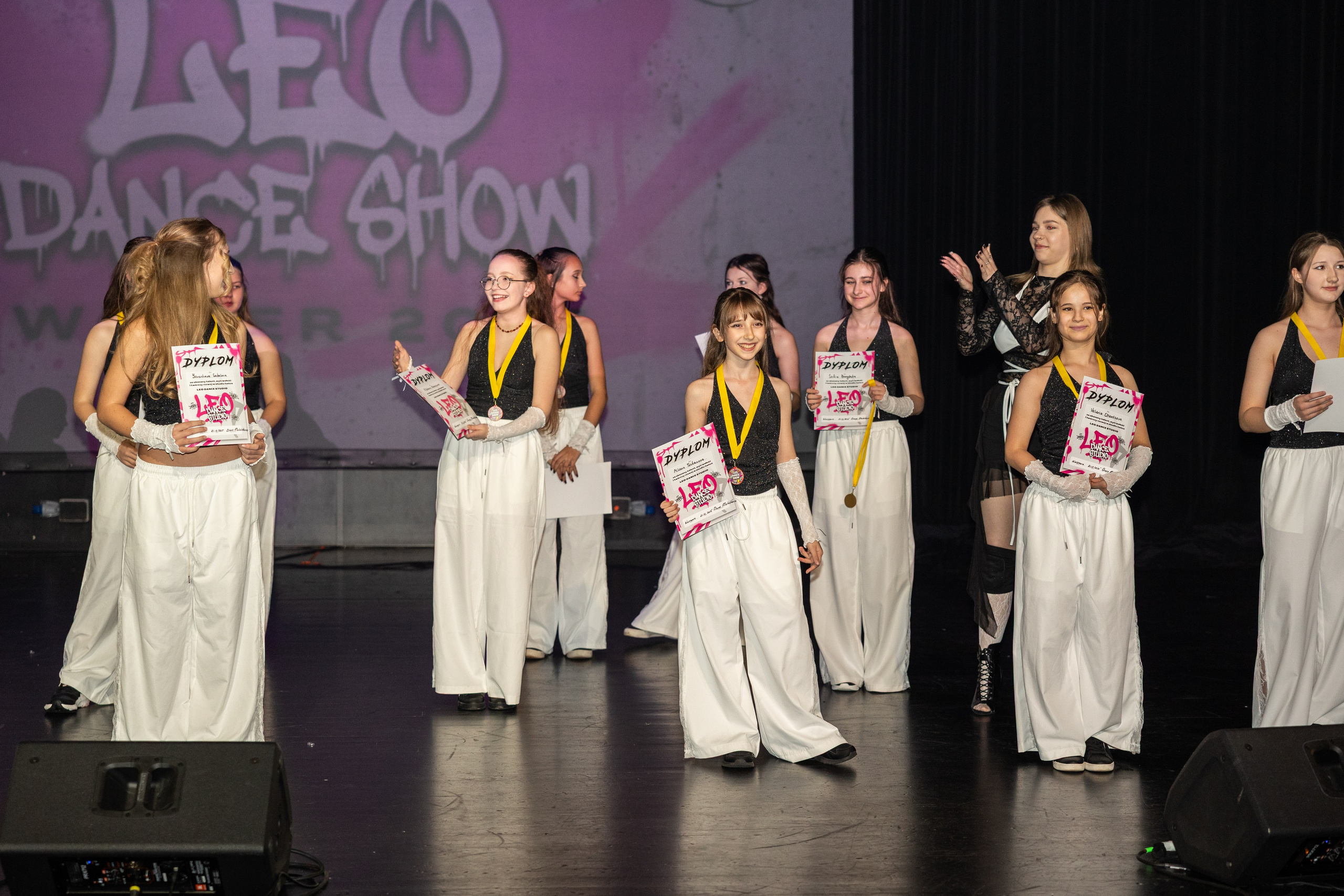 LEO DANCE SHOW WINTER 2025. Семейный и детский фотограф в Варшаве Мила Бобровская