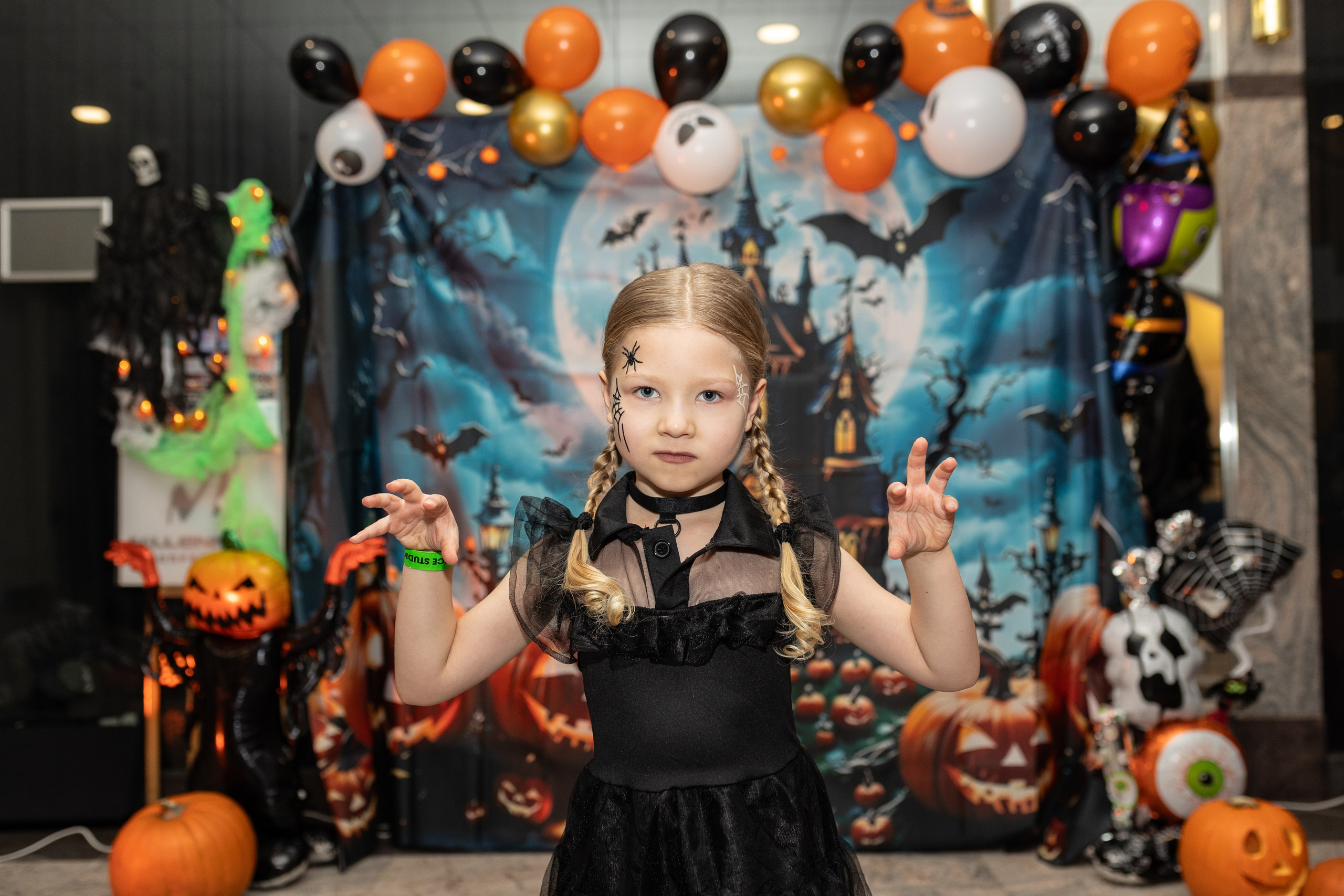 Leo dance studio Helloween 2025. Семейный и детский фотограф в Варшаве Мила Бобровская