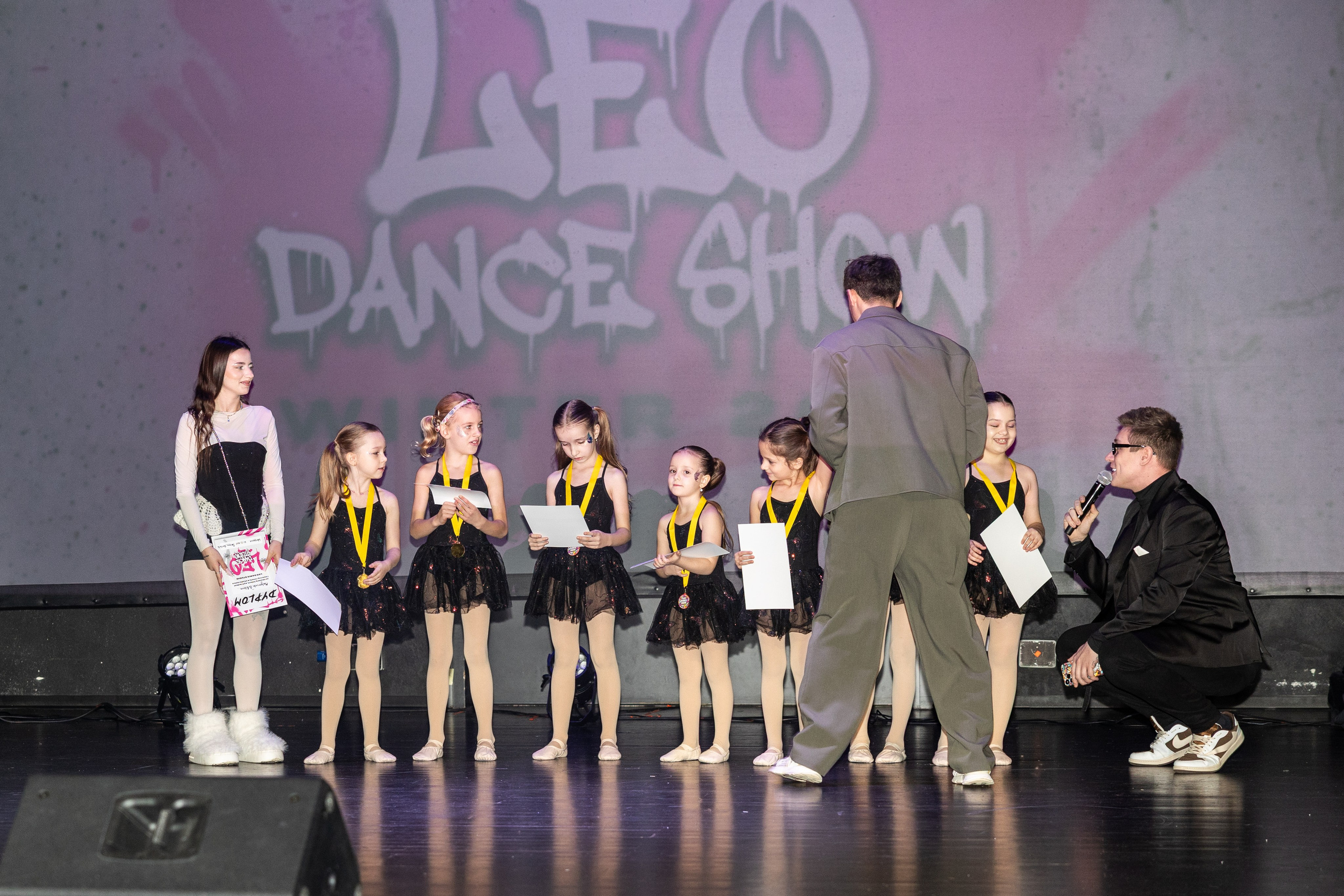 LEO DANCE SHOW WINTER 2025. Семейный и детский фотограф в Варшаве Мила Бобровская