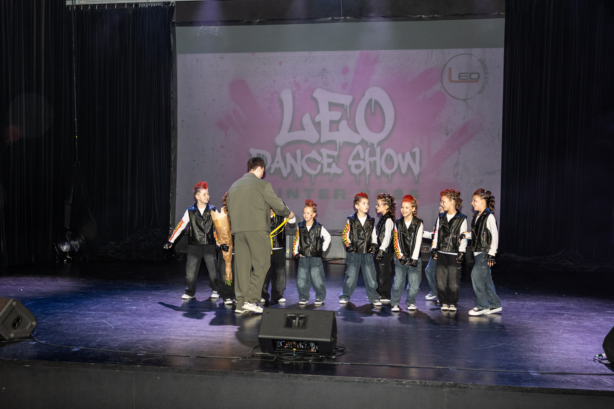 LEO DANCE SHOW WINTER 2025. Семейный и детский фотограф в Варшаве Мила Бобровская