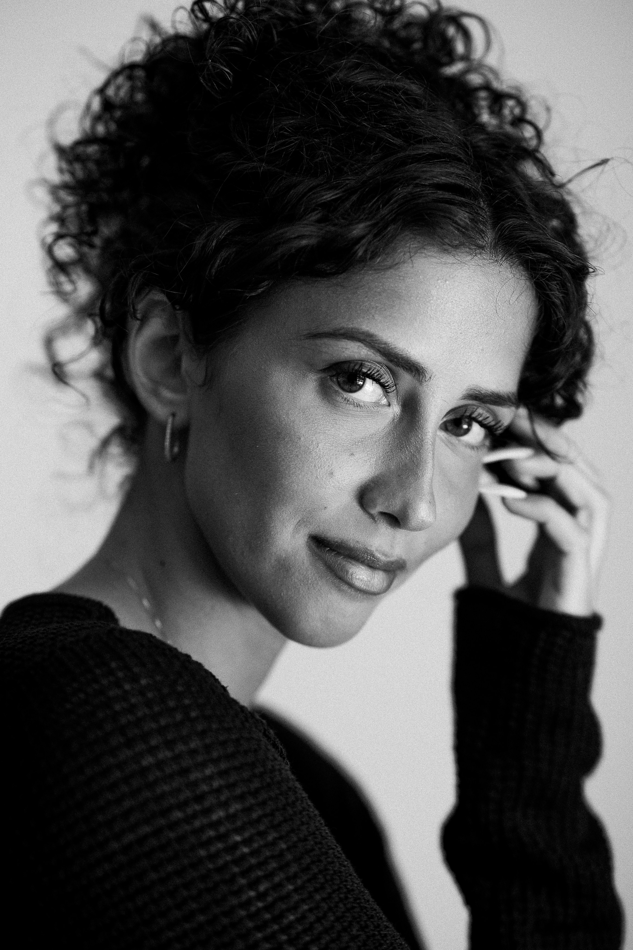 J. Rawnoir- Portrait photography by Daria Paliy.Timeless black&white portraits of women in NYC area