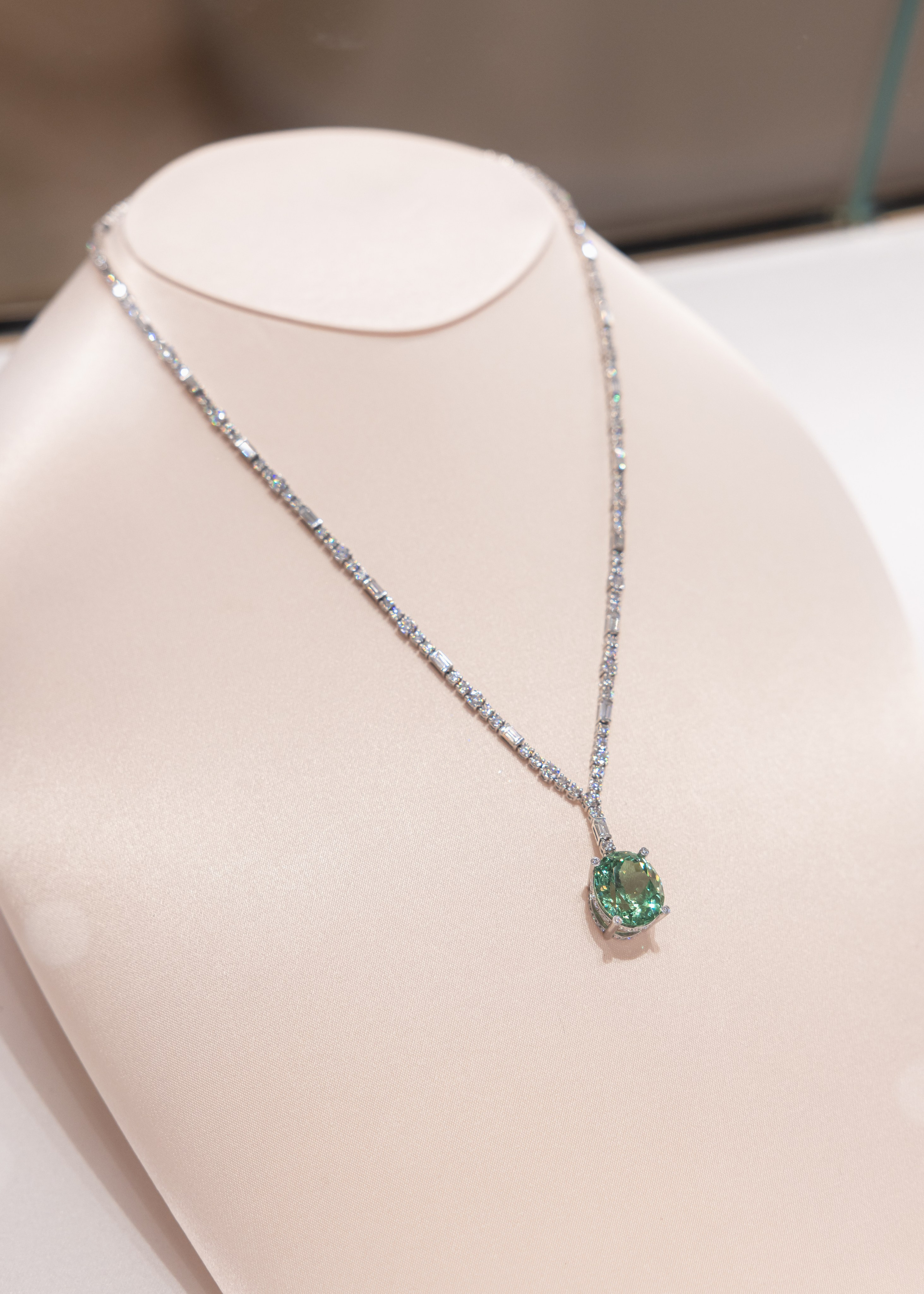 Tiffany. Professional wedding photographer in Copenhagen, Denmark — Julia Byron