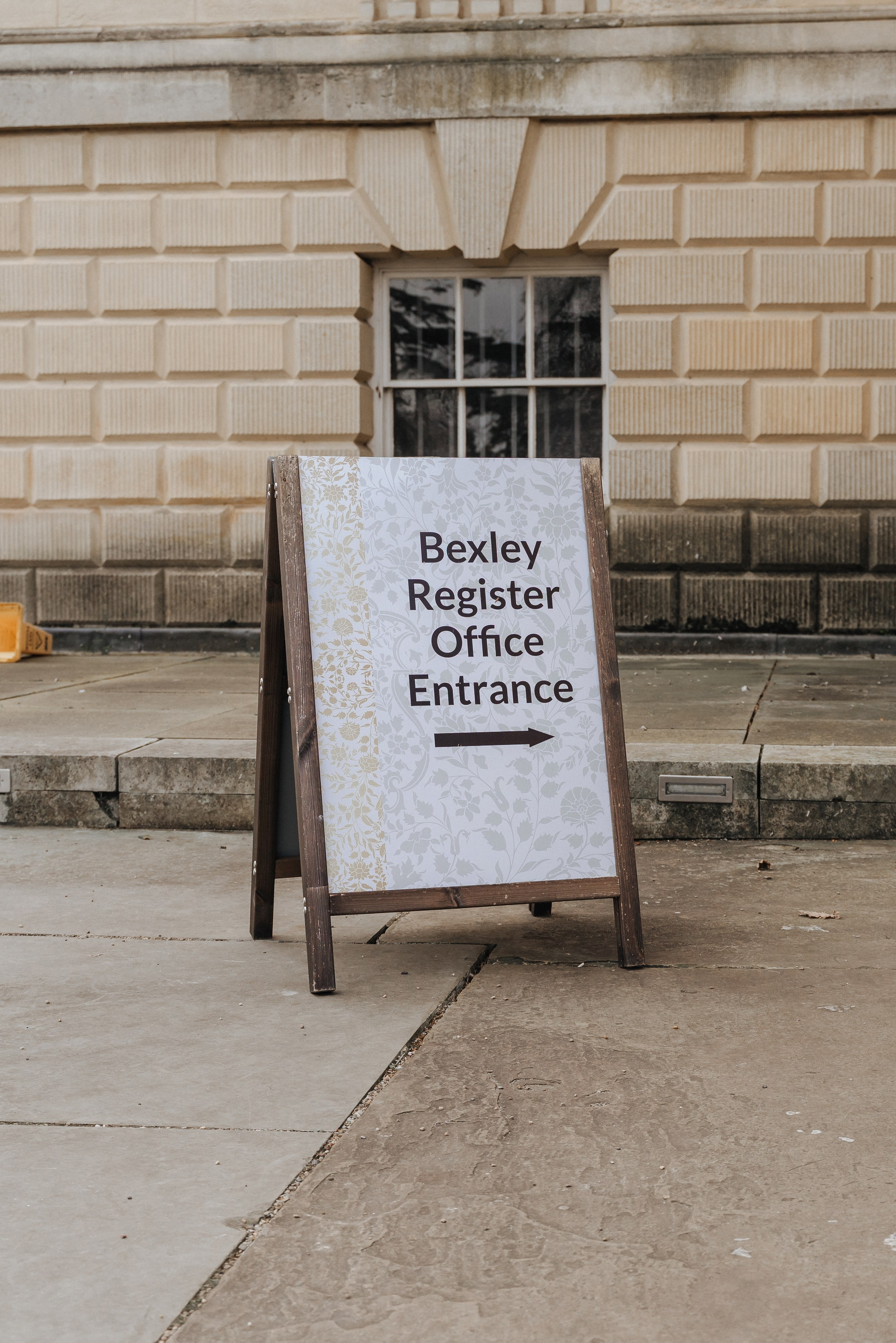 Luke and Nicola’s wedding at Danson House. Photographer in England Ekaterina Romanova