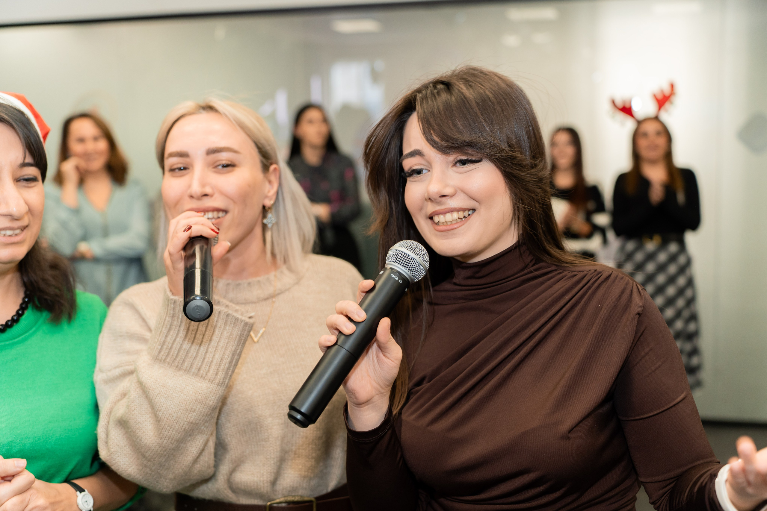 Azəronline şirkətinin yeni il korporativi. Fotoqraf Vəli Məmmədov