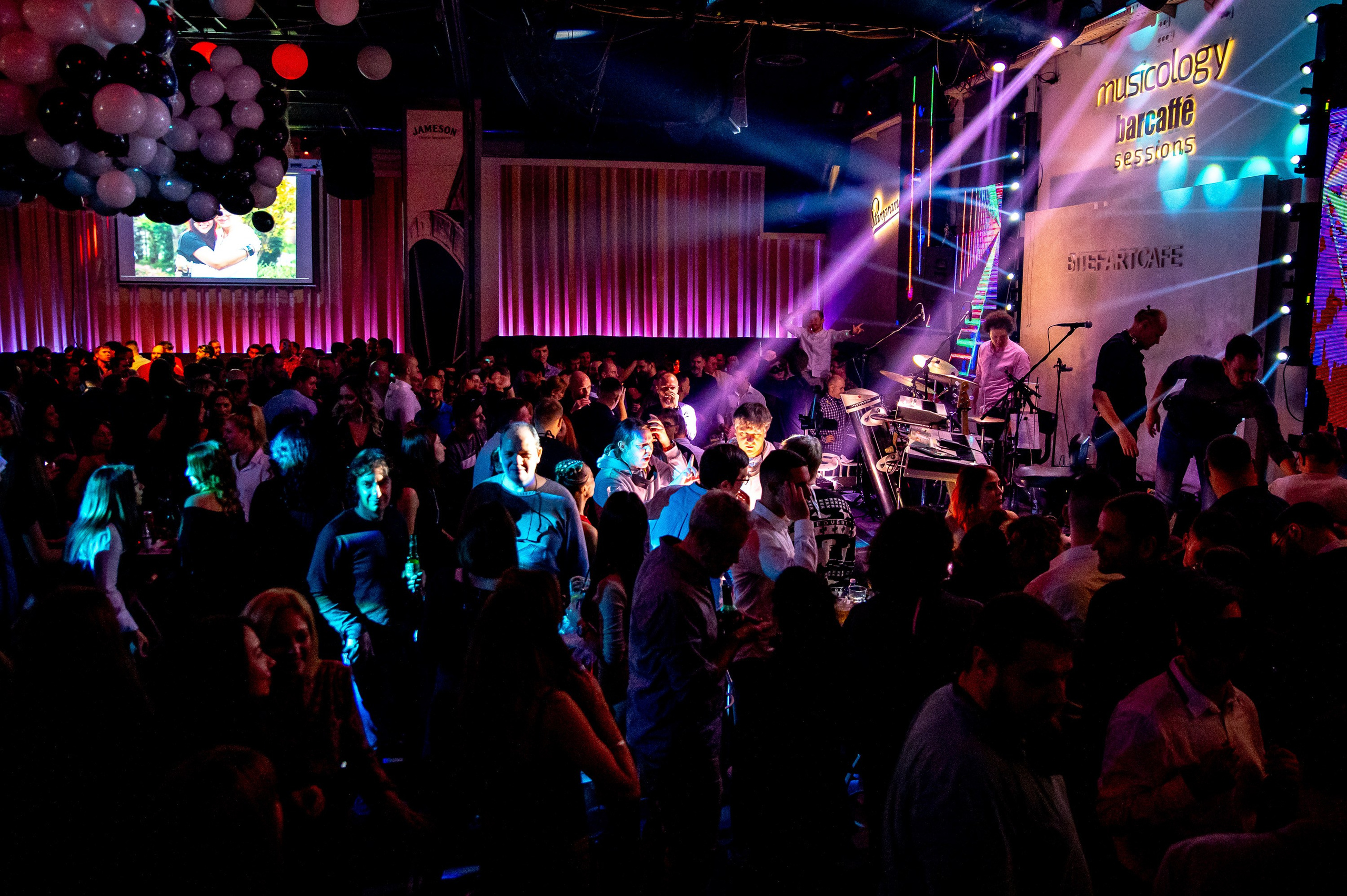 Corporate teambuilding photoshoot. Bojana Žuža, photographer in Belgrade, Serbia