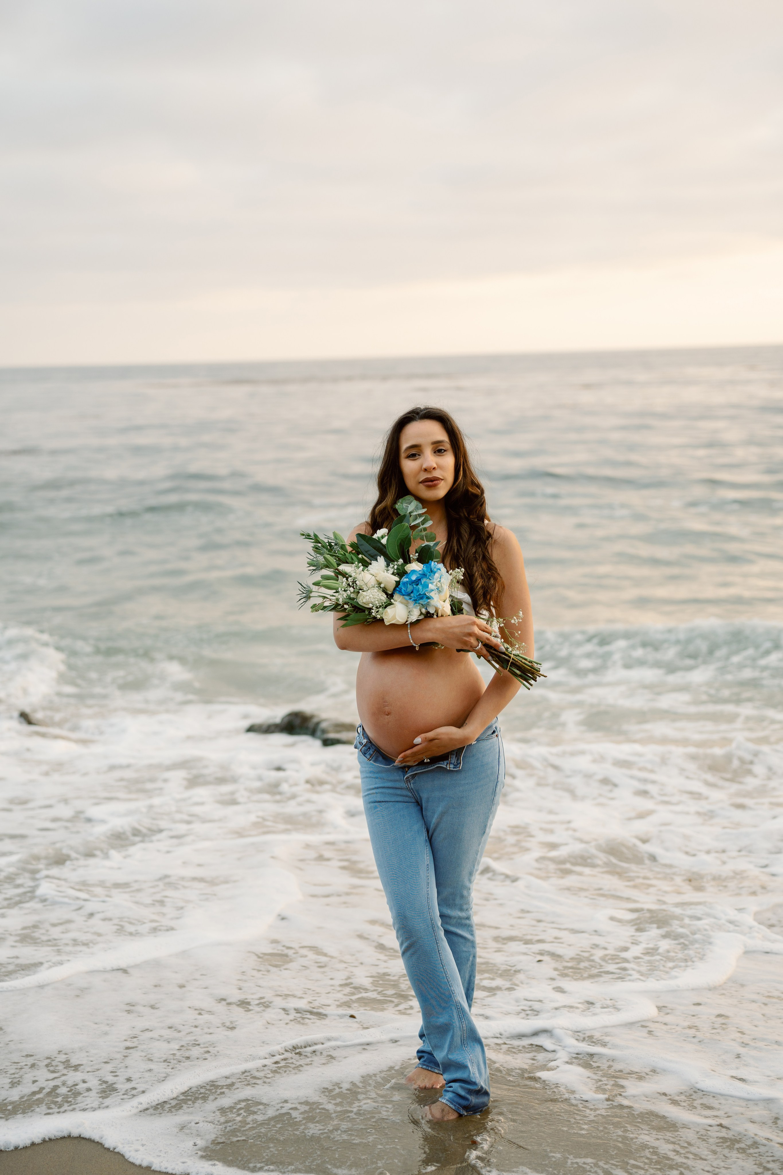 Maternity Photoshoot at Laguna Beach. Wedding Photography & Videography Team in California, Los Angeles, San Francisco, San Diego and Travel