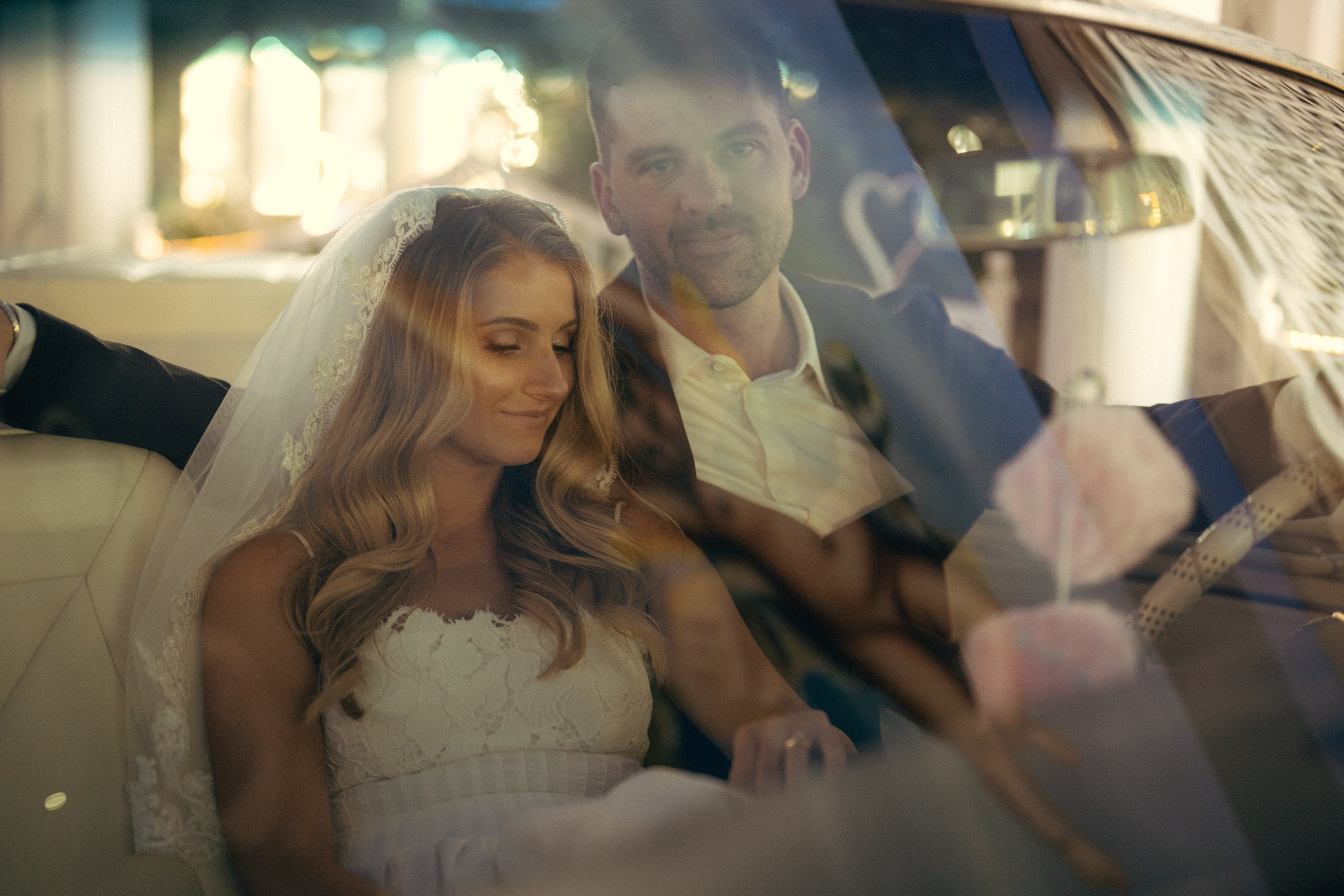 Isabela&Sean. Wedding & elopement photographer Viktoriya Kravtsov. Las Vegas