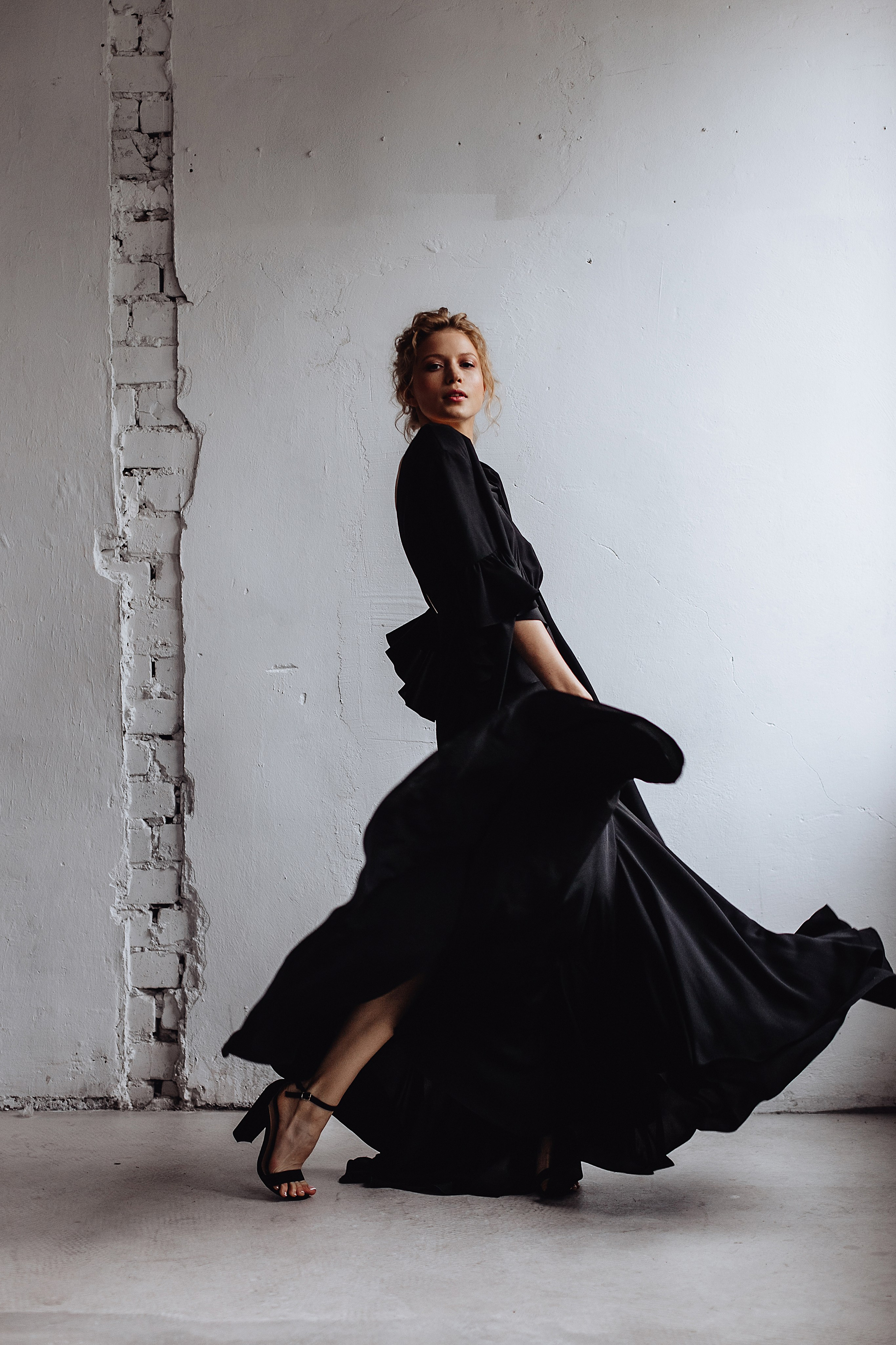 Light and shadow. Amazing photo session at a time convenient for you. Y