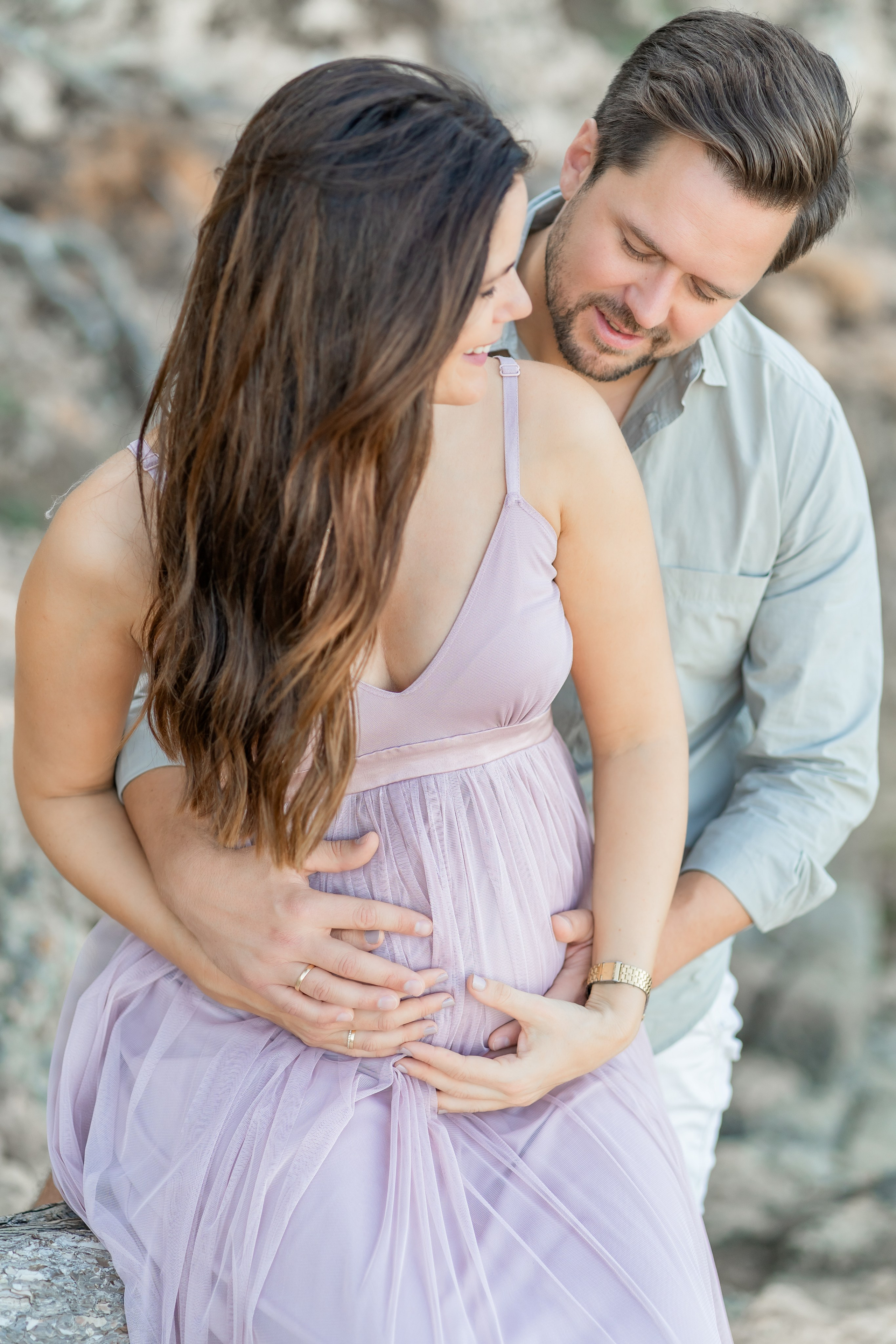 Babybauch Shooting Mallorca. Deine Fotografin auf Mallorca für Familien und Business