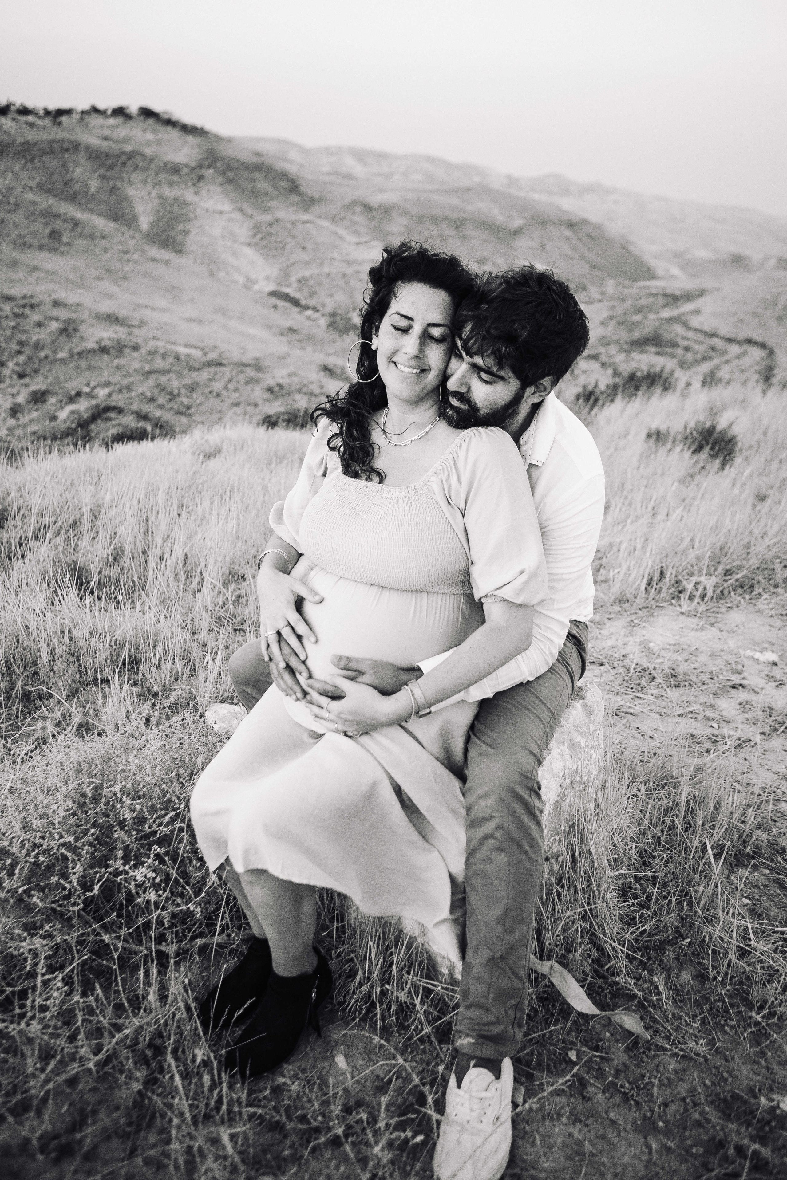 PREGNANT PHOTOSESSION IN THE DESERT. PHOTOGRAPHER IN ISRAEL
