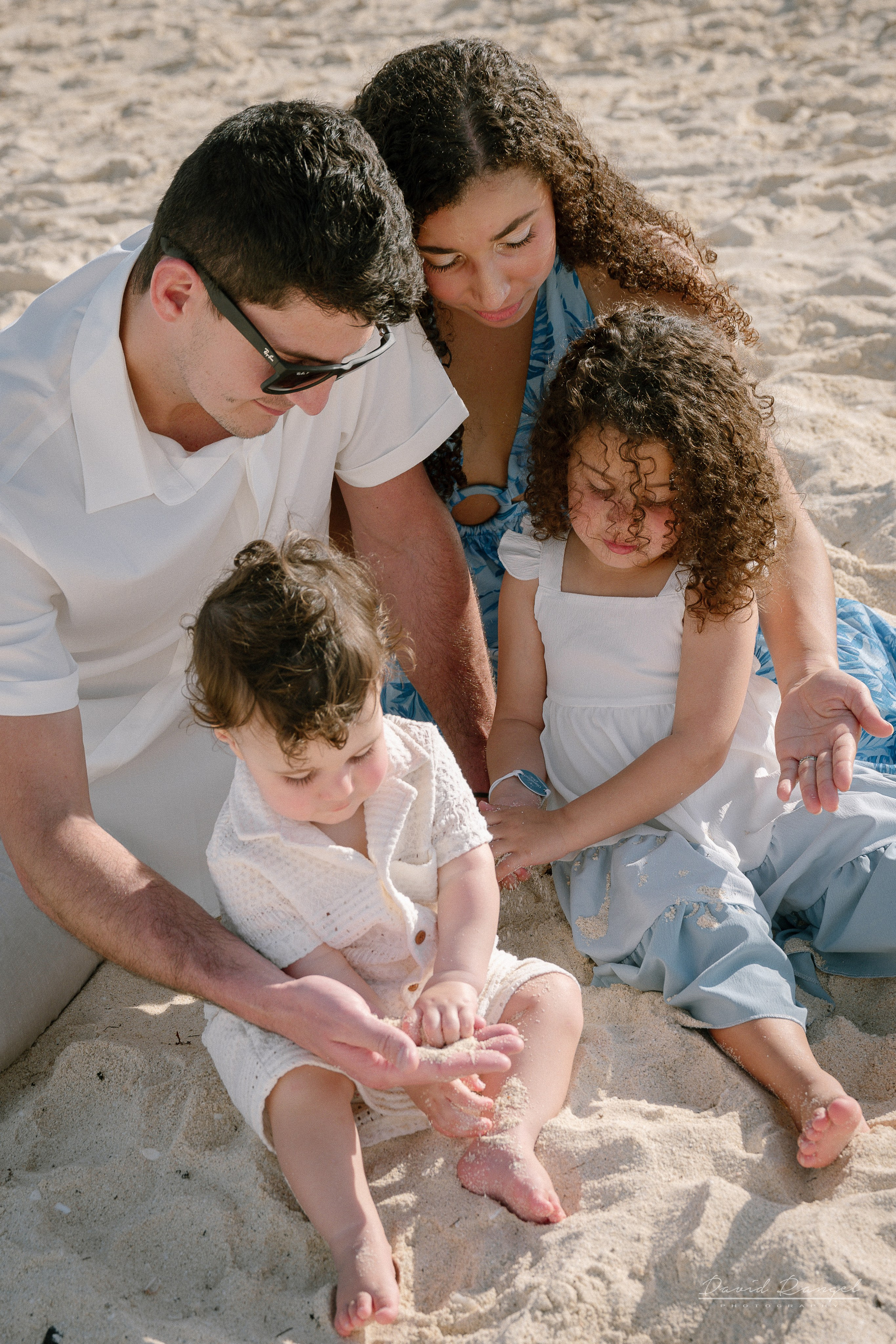 Gabi Guilliod — Family Session — Playa Delfines. Destination wedding photographer based in Cancun and Riviera Maya with service worldwide