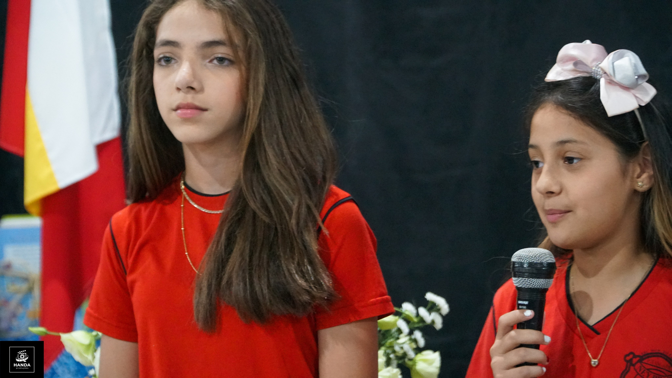 Noite autógrafos colégio Aurélio Buarque de Holanda. Handa Produções