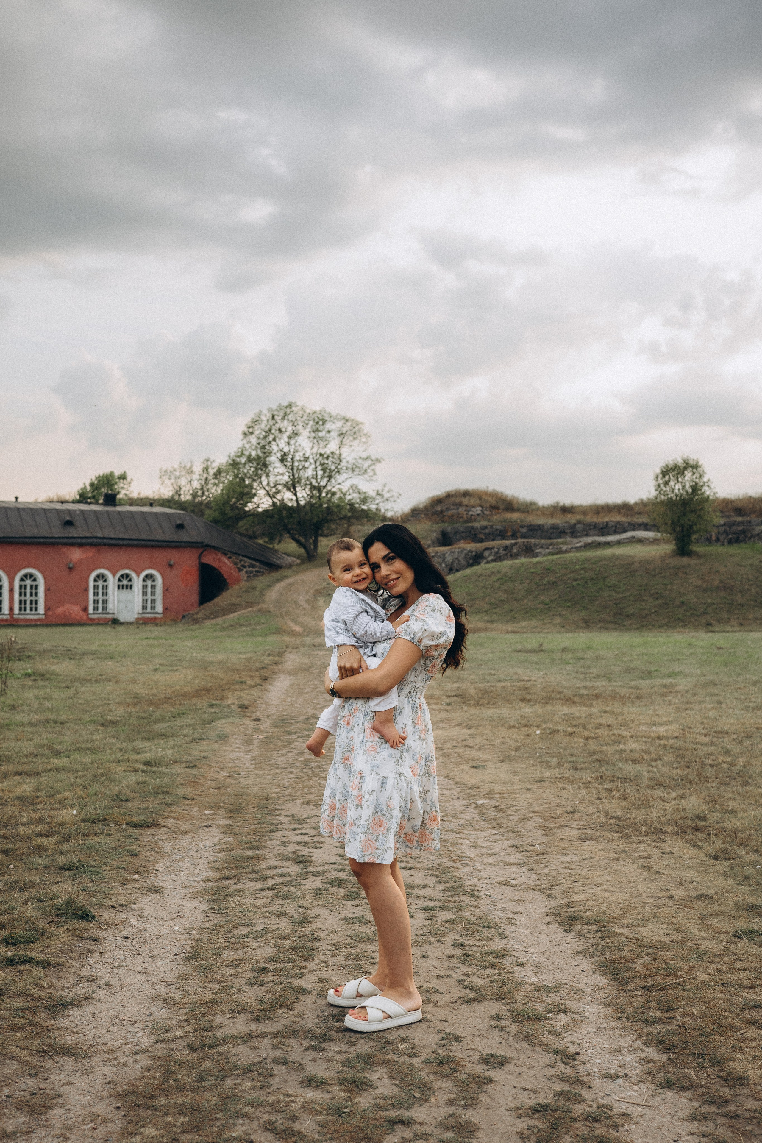 Summer. Wedding and potrait photographer in Helsinki Vickan O