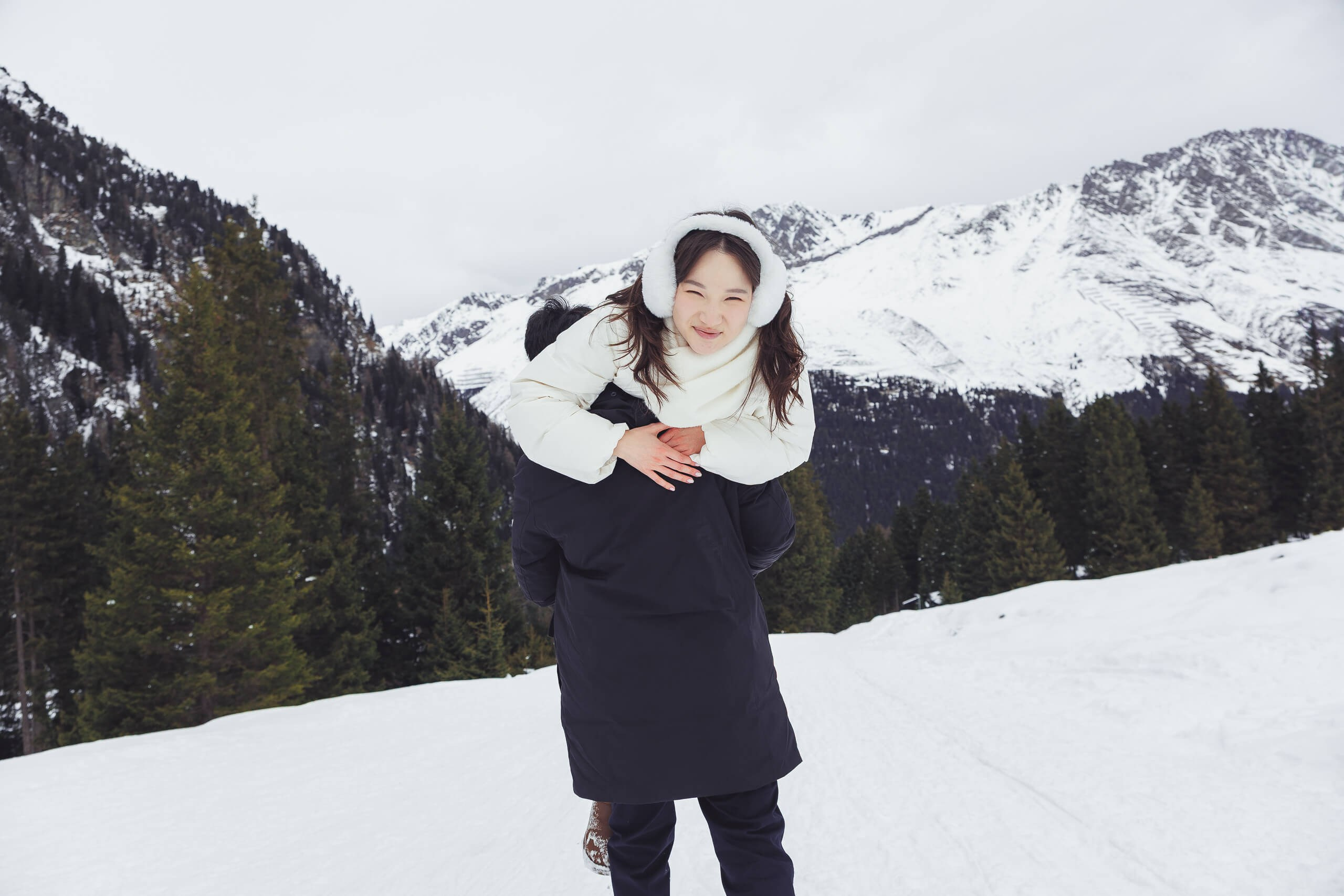 Love Story Sanzhar&Zhanel. 808Media – Professionelle Foto- und Videografie für Restaurants, Hotels, Events und Hochzeiten in Innsbruck und Tirol