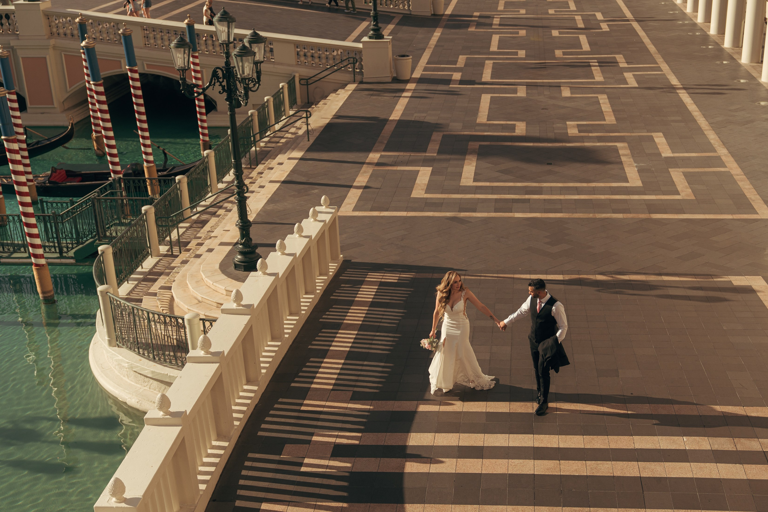 Valentin&Amber. Wedding & elopement photographer Viktoriya Kravtsov. Las Vegas