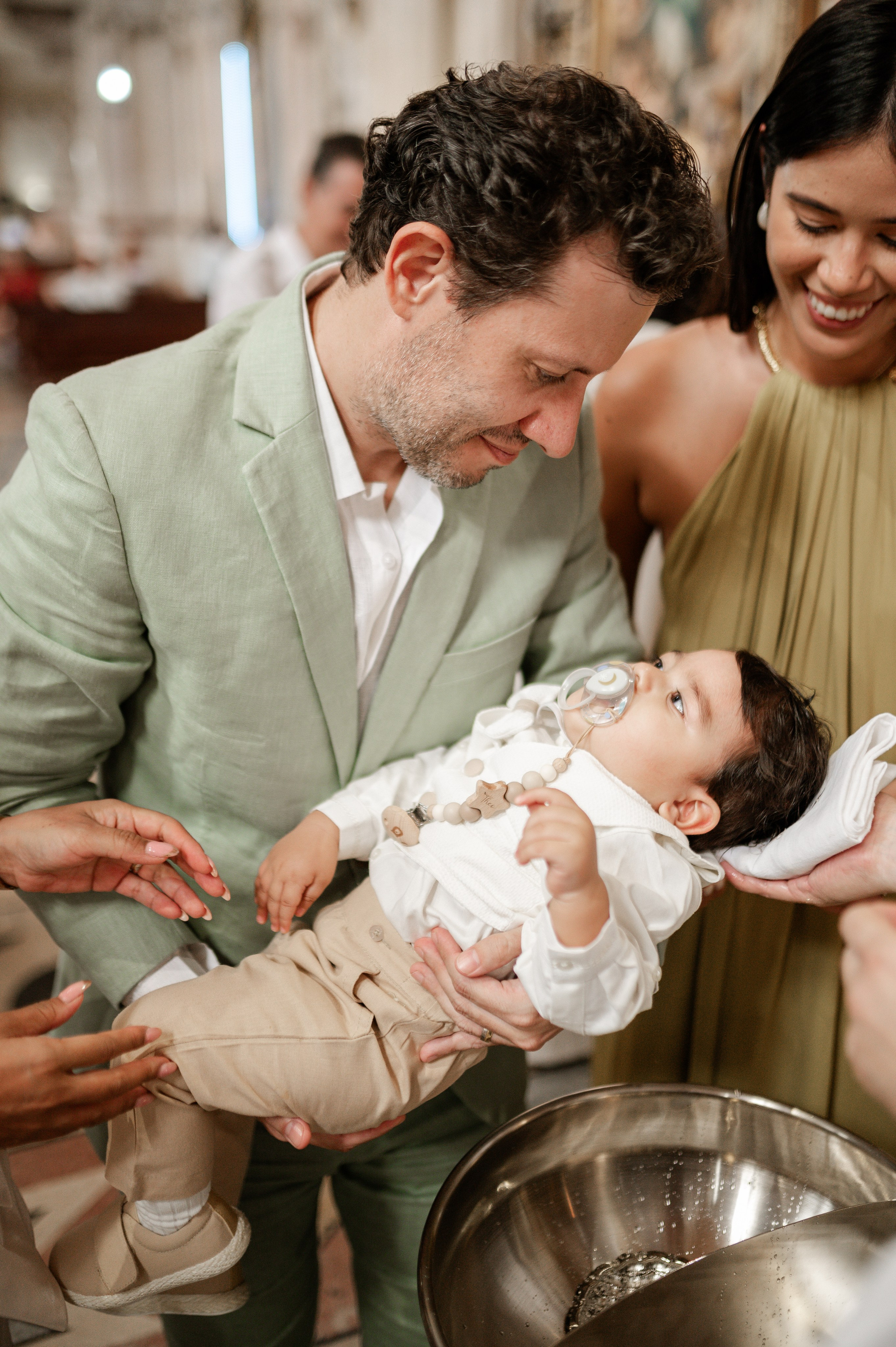 Фотосъёмка крестин — тёплые и значимые моменты. Ваш фотограф в Лиссабоне — Анна Белова