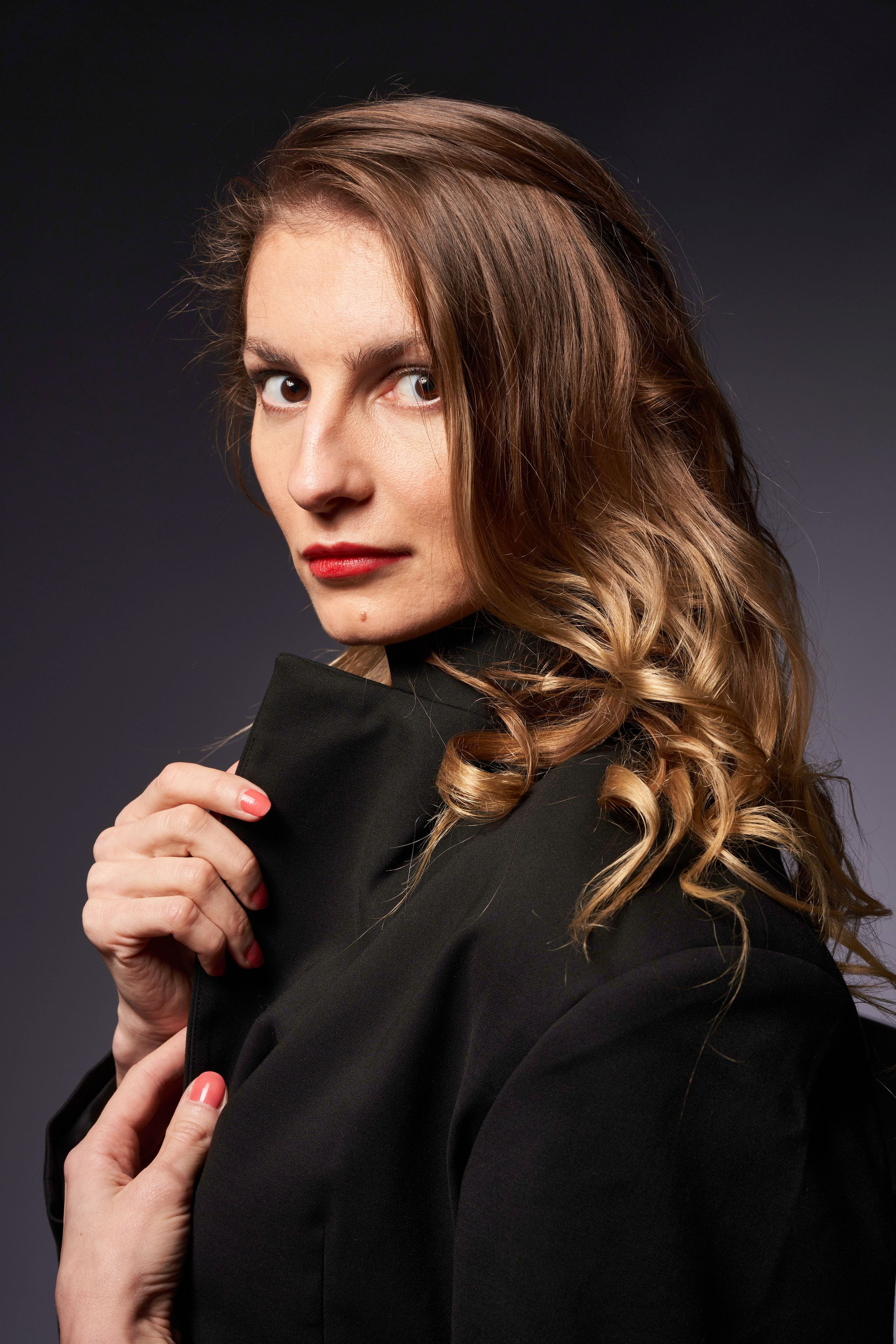 Women’s portraits. Photographer @ Studio | Barcelona — Svyatoslav Usmyal