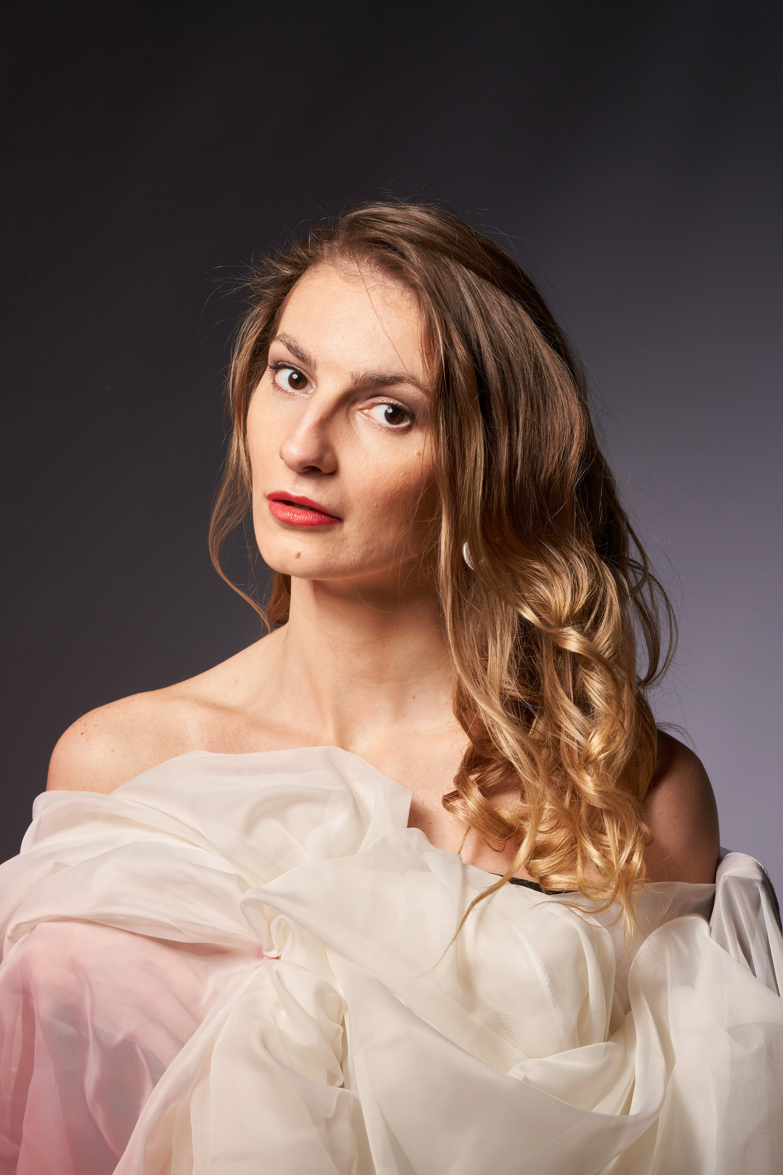 Women’s portraits. Photographer @ Studio | Barcelona — Svyatoslav Usmyal