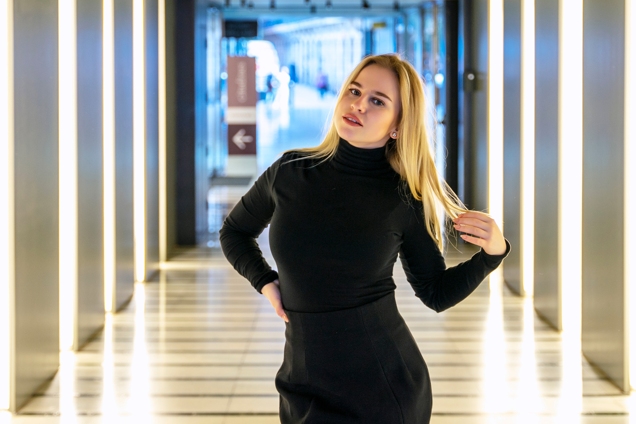 Girl with tattoos. Photographer @ Studio | Barcelona — Svyatoslav Usmyal