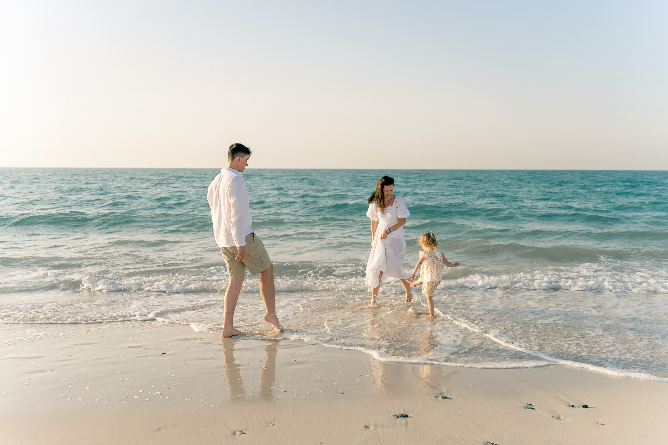 Фотосессия на пляже Саадият — идеальное сочетание природы и стиля. Фотограф в Абу Даби Марина