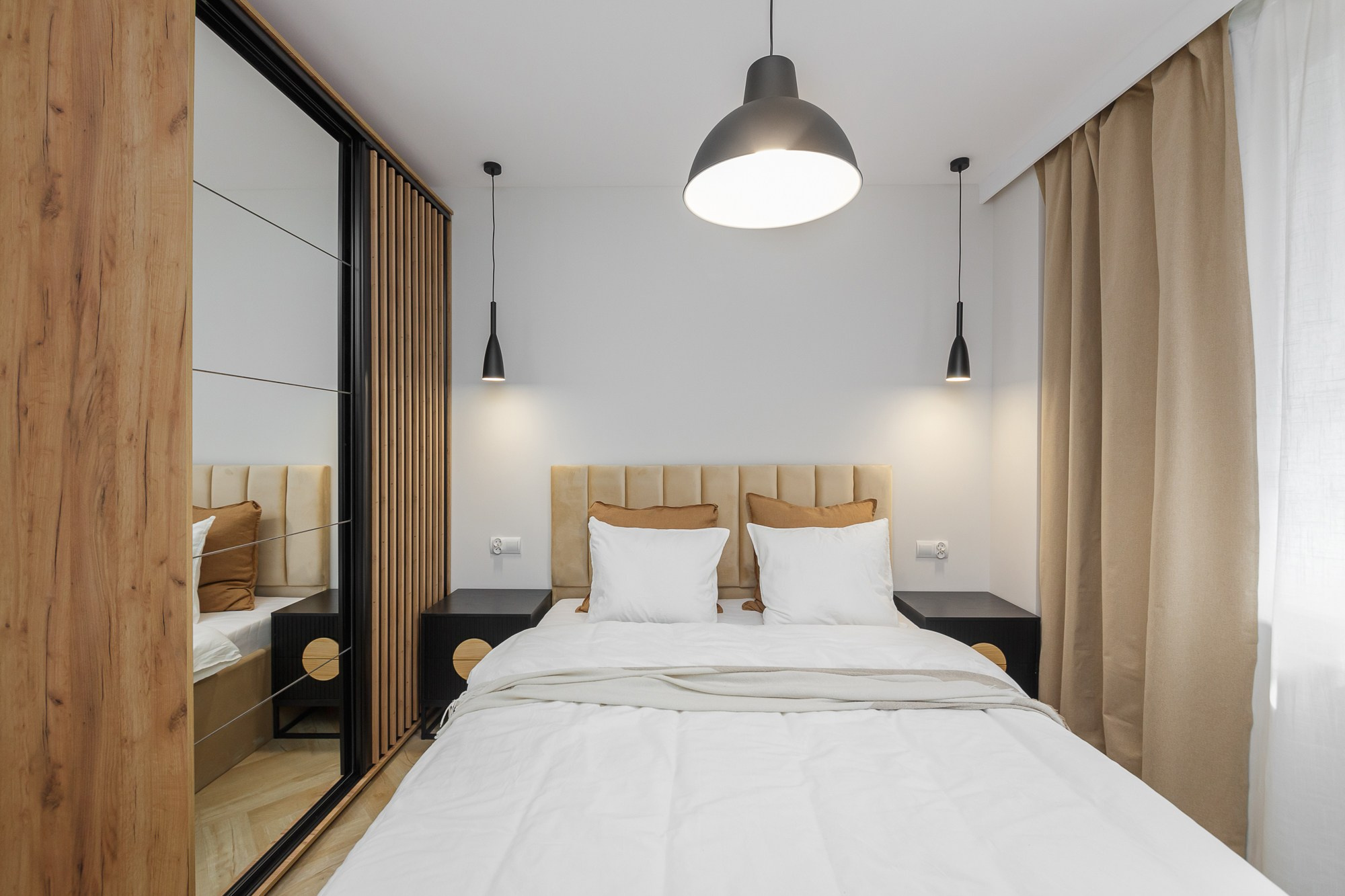 Fotografia nieruchomości, wnętrz, mieszkań, restauracji, biur i apartamentów. Wedding and portrait photographer in Poland Vitali Frozen