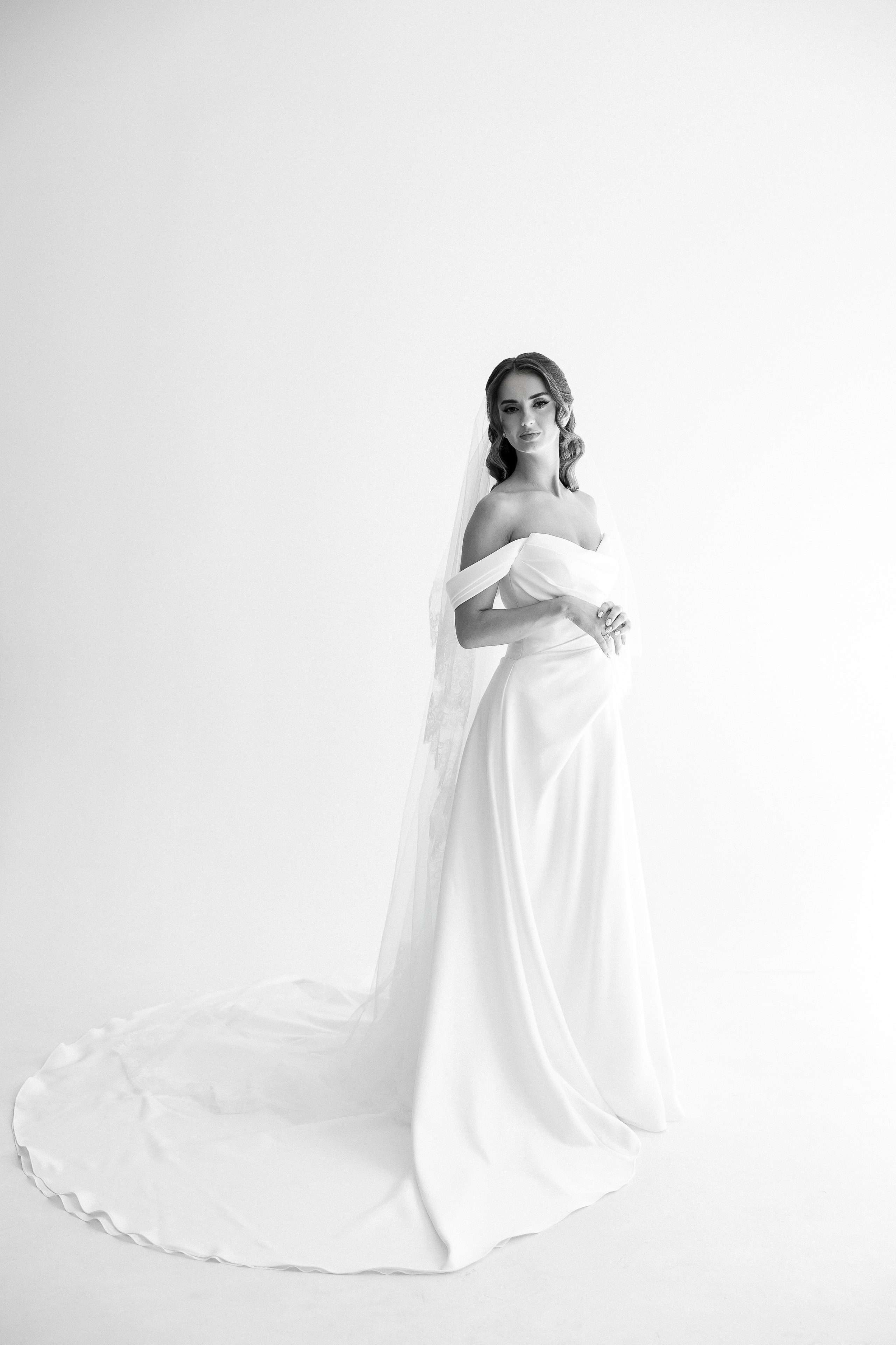 Eugen & Livia — Grand Elysee — Wedding Day. Servicii Foto și Video 067188353