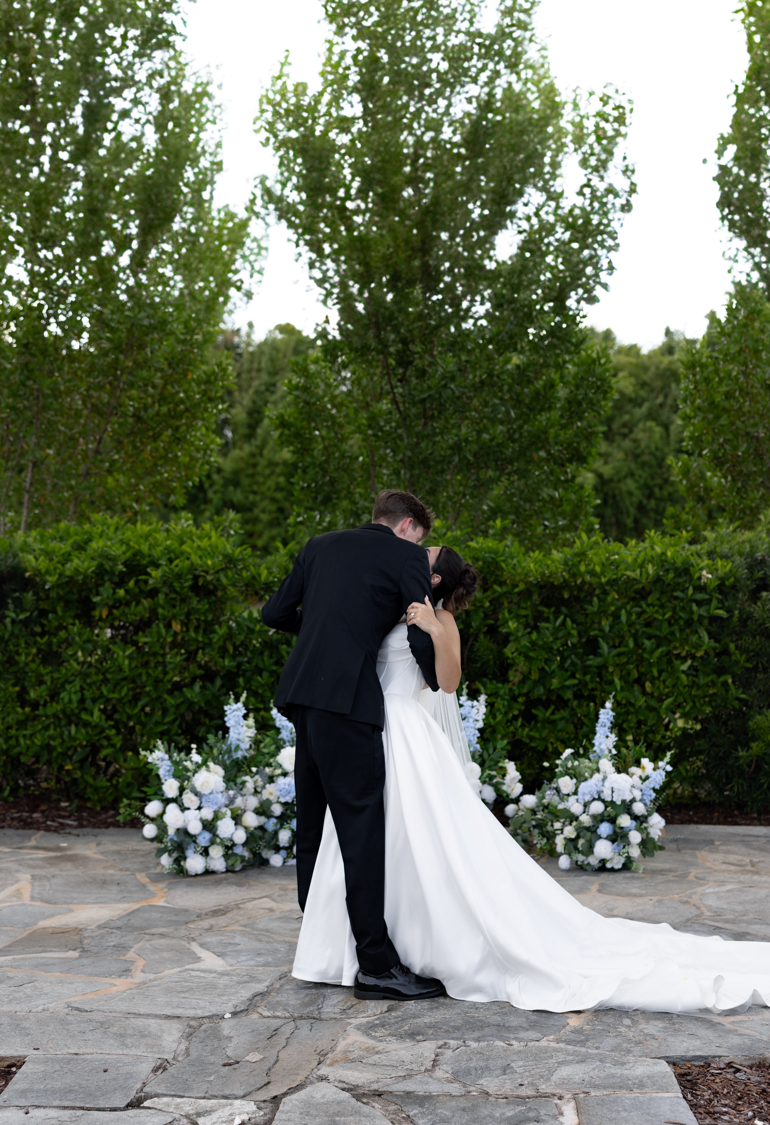 Alexsa and Robert. Ever After Farm Peach. Photographer Anastasia Nagibina