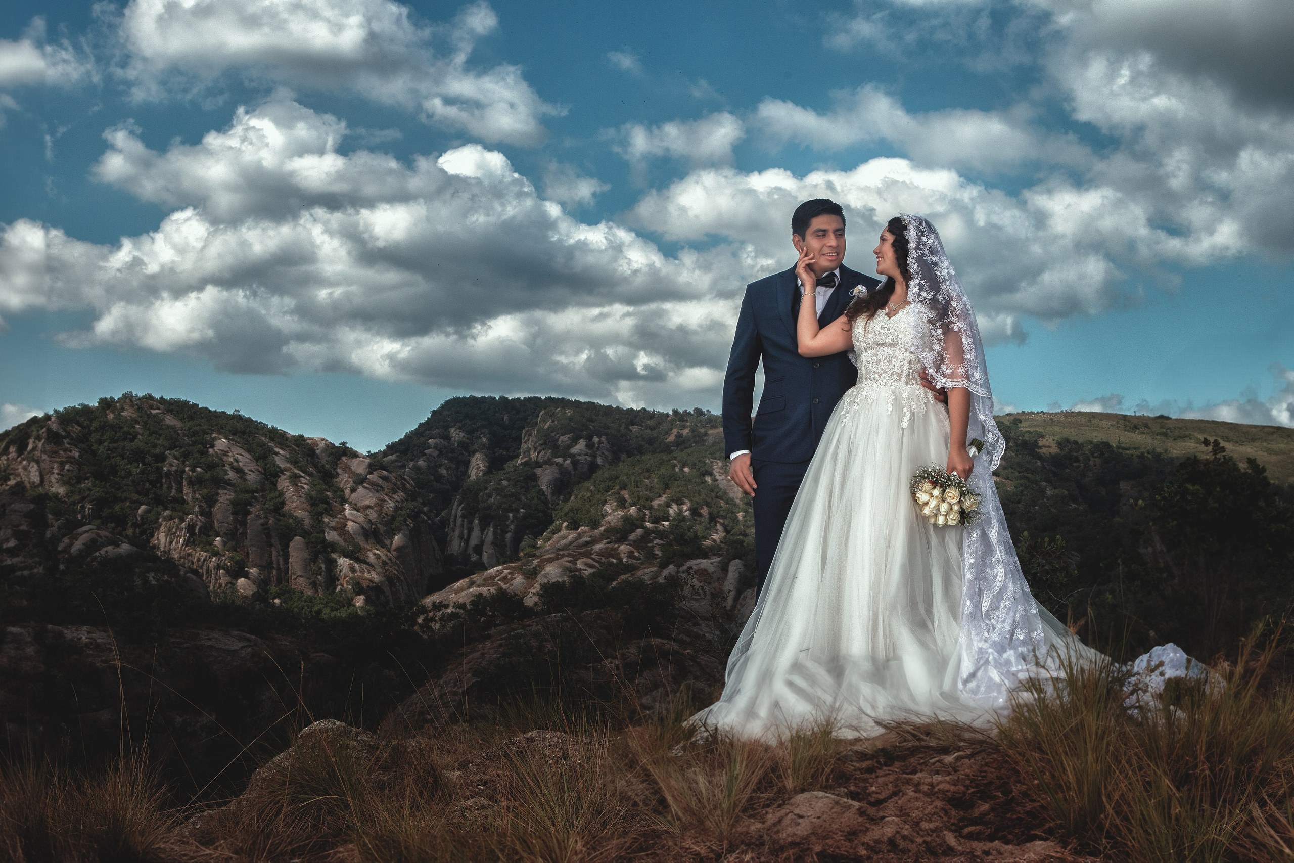 Bodas. Fotógrafo de XV y BODAS en Tuxtla Gutiérrez y Villahermosa | ROGER CORZO | 360 PRODUCCIONES