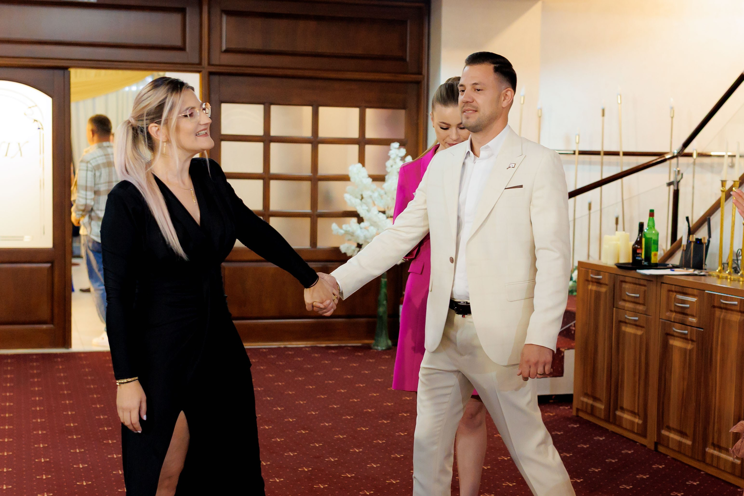Loredana & Emilian – Ziua Nunții | Videografie - fotografie Botez Suceava, Iași, Botoșani. Servicii foto-video profesionale, pentru momente de neuitat