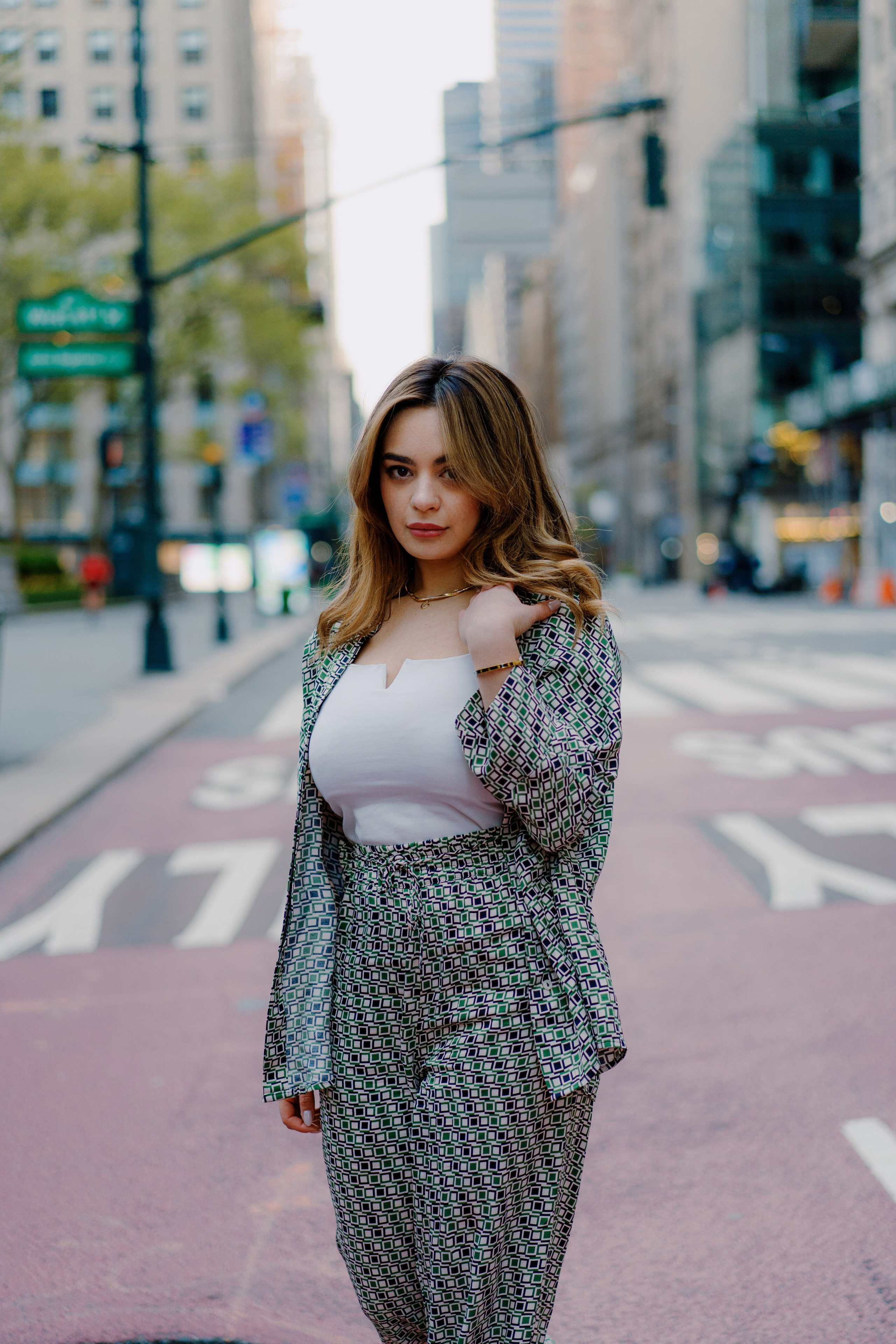 5th Avenue & Bryant Park Photography Sessions | NYC Portrait Location Guide. Videographer and photographer in New York // MAKAROV.VIDEO